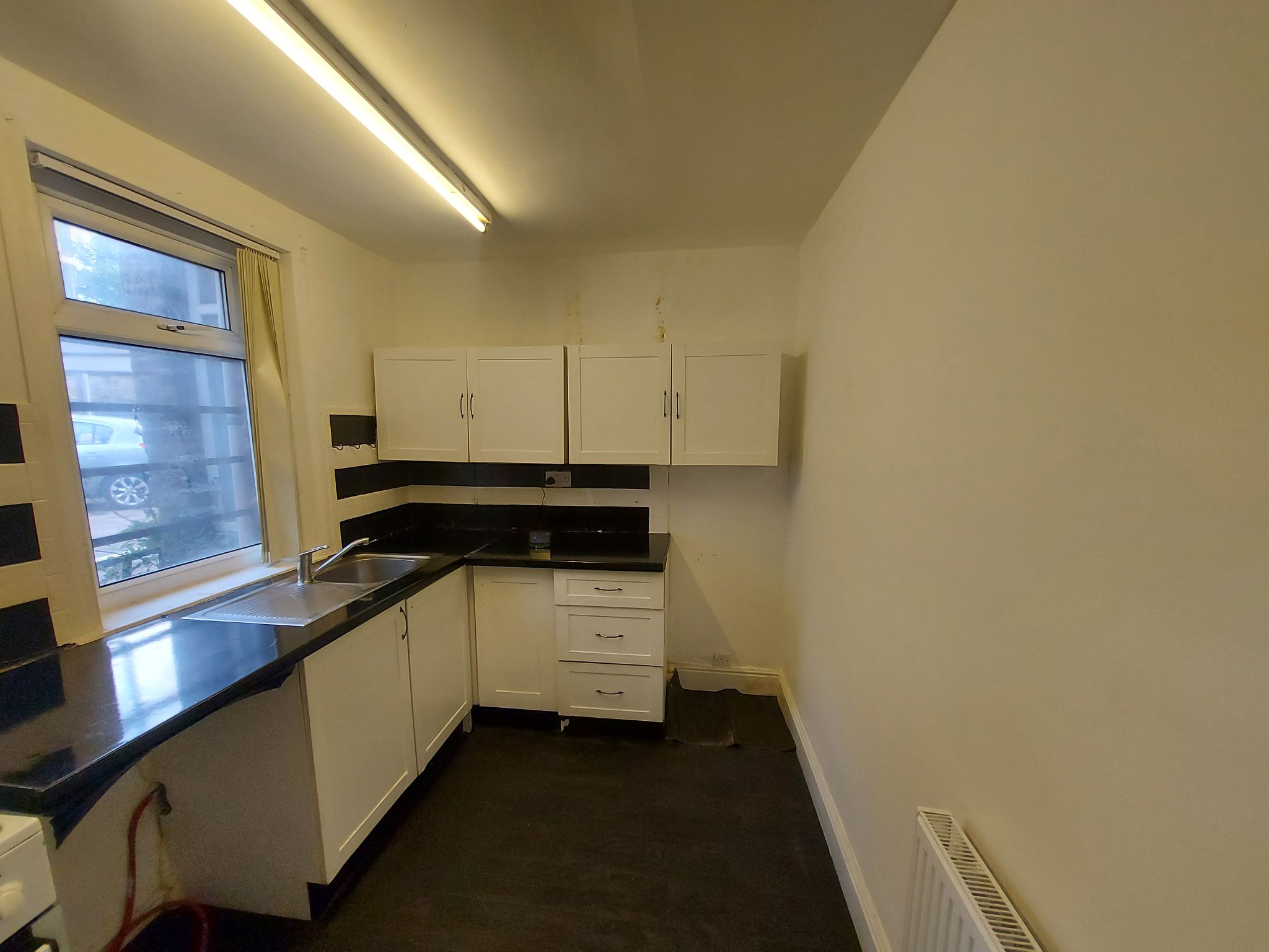 1 bedroom mid terraced house To Let in Bradford - Property photograph.