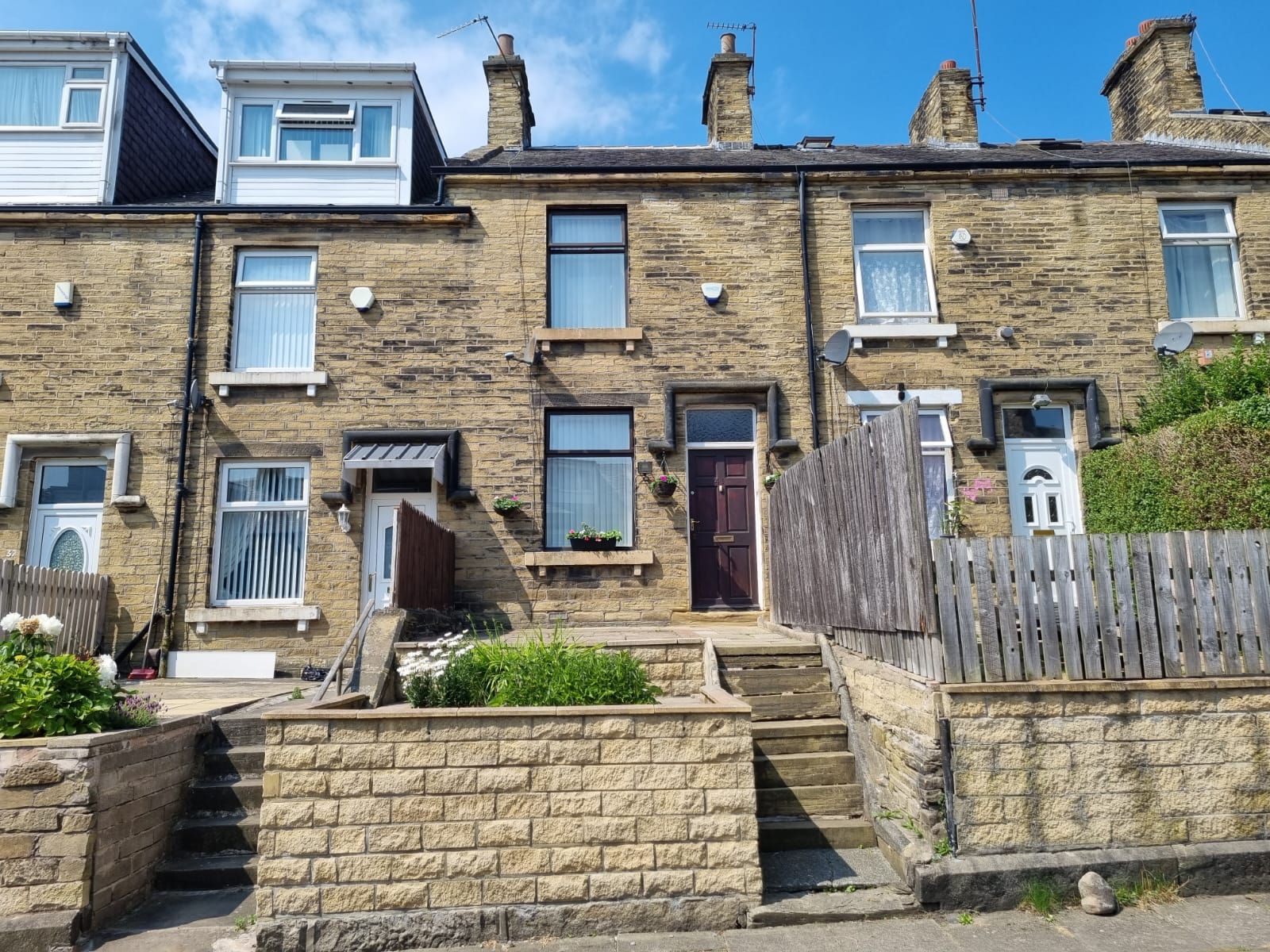 2 bedroom mid terraced house For Sale in Bradford - Photograph 1.