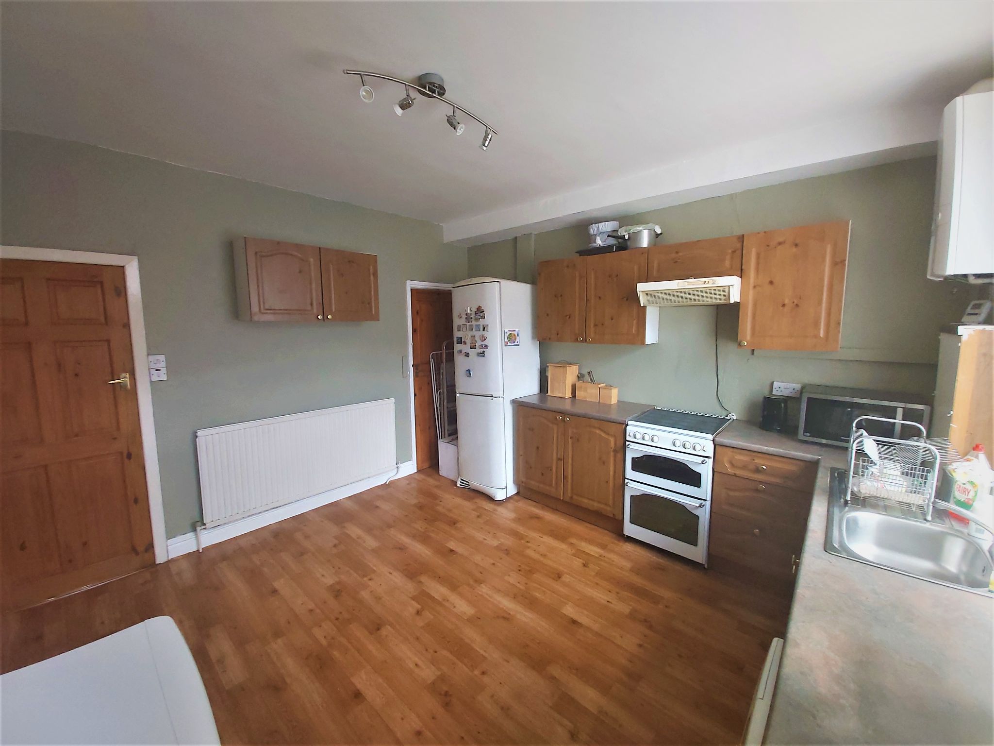 2 bedroom mid terraced house For Sale in Bradford - Photograph 2.