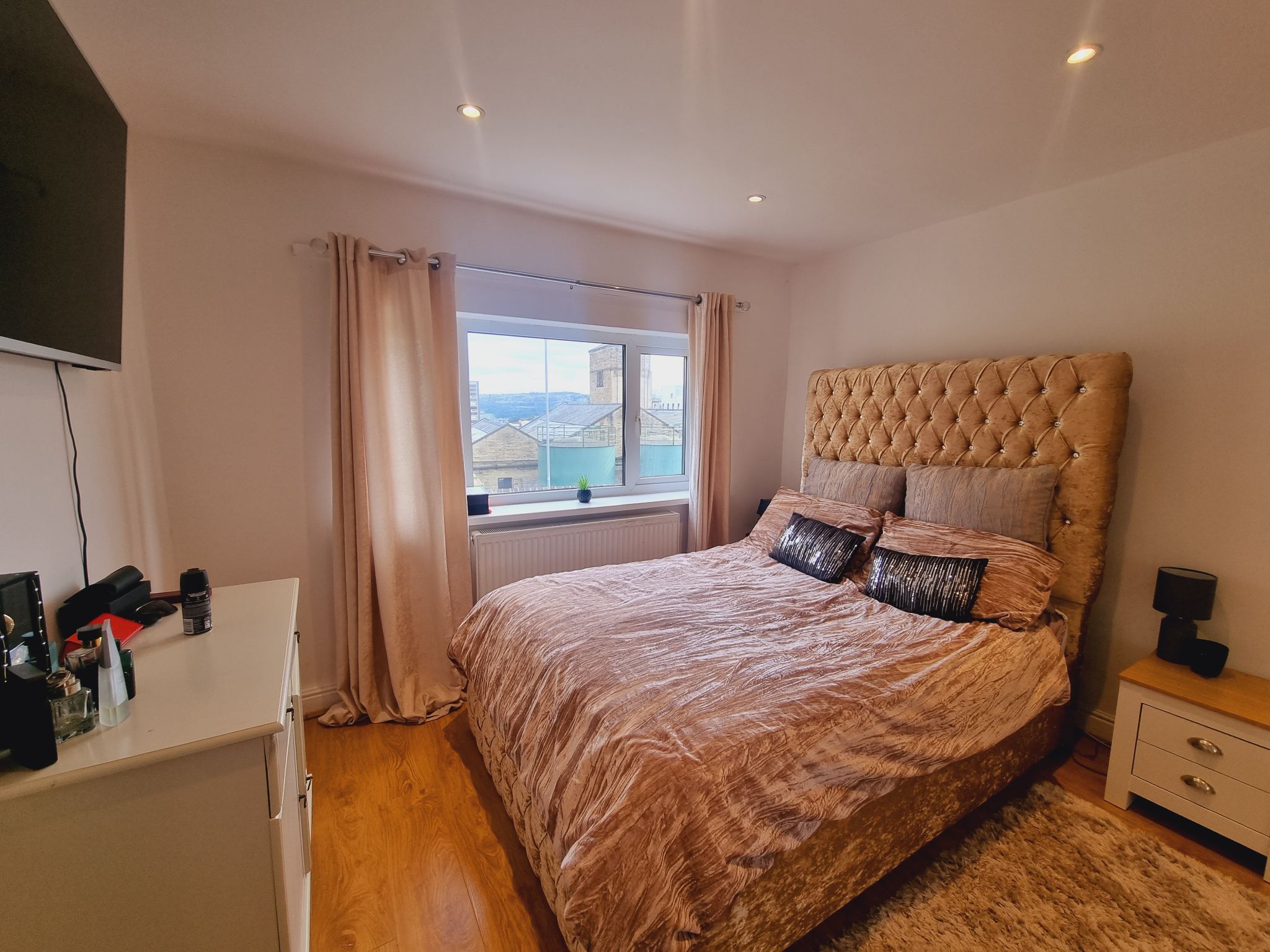 5 bedroom detached house For Sale in Bradford - Bedroom 2.