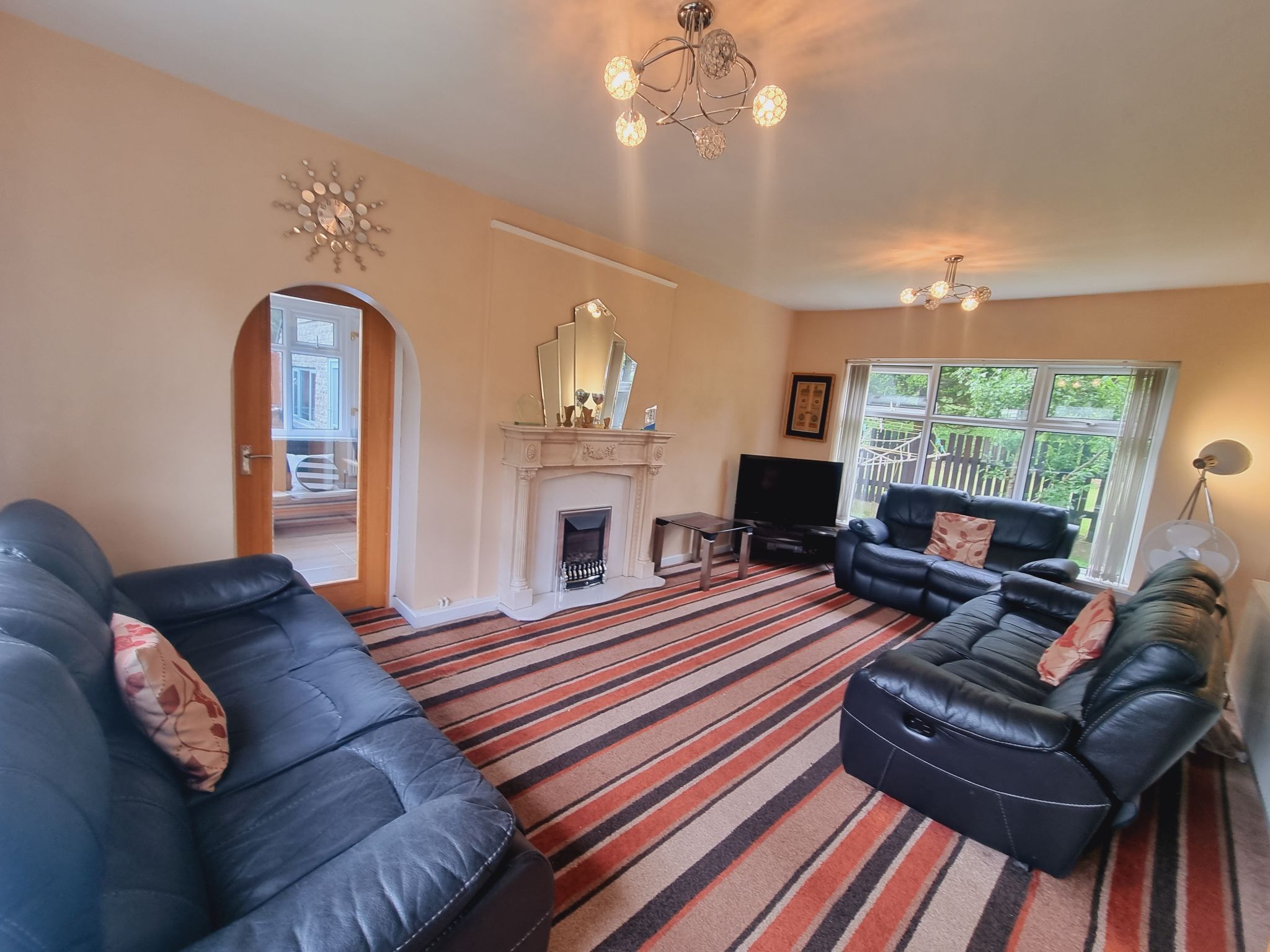 5 bedroom detached house For Sale in Bradford - Reception Room 1.