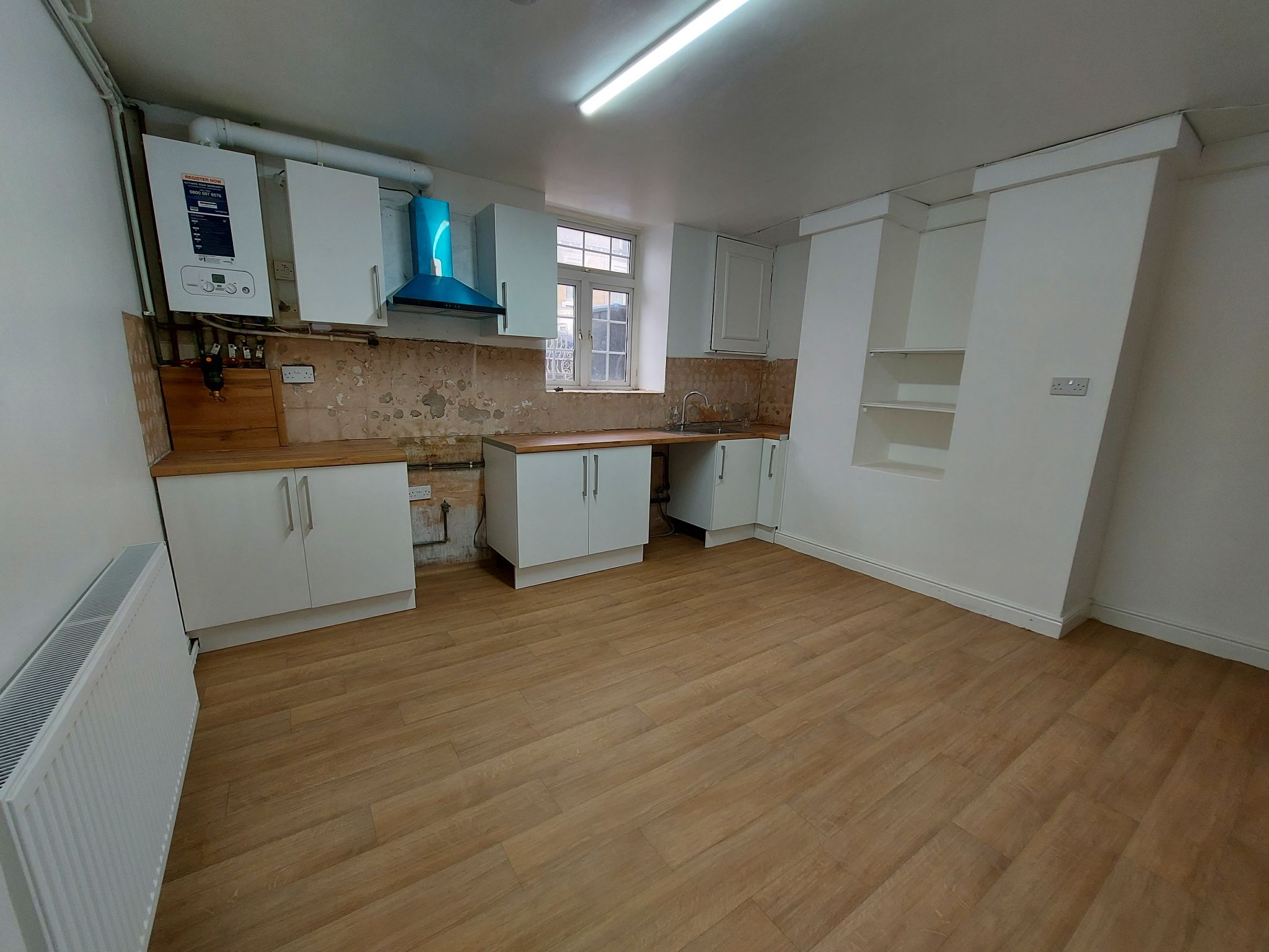 4 bedroom mid terraced house Let in Bradford - Photograph 37.