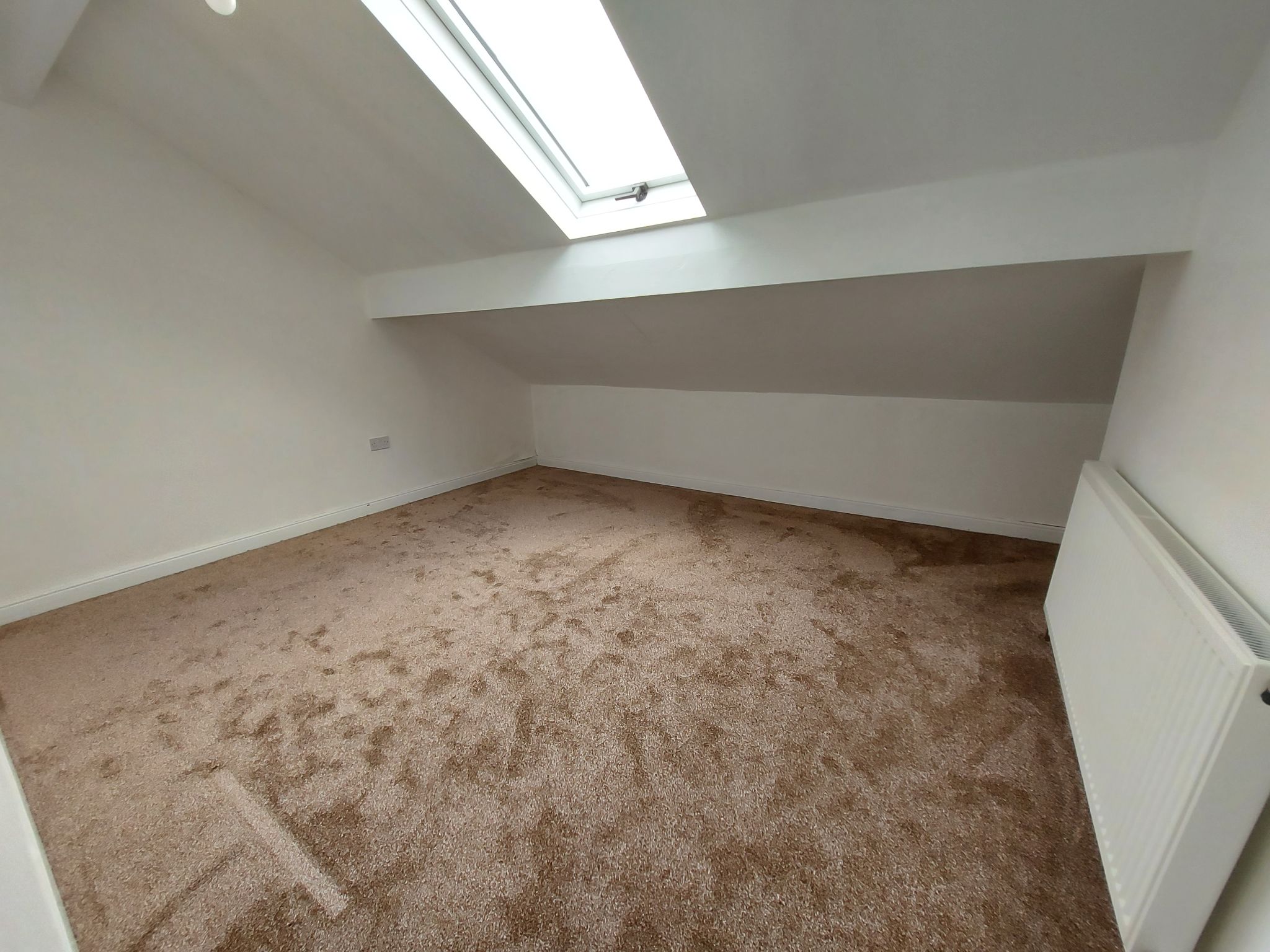 4 bedroom mid terraced house Let in Bradford - Photograph 32.