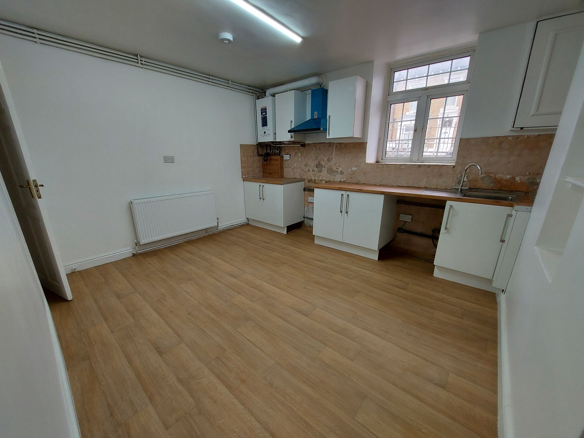 4 bedroom mid terraced house Let in Bradford - Photograph 35.