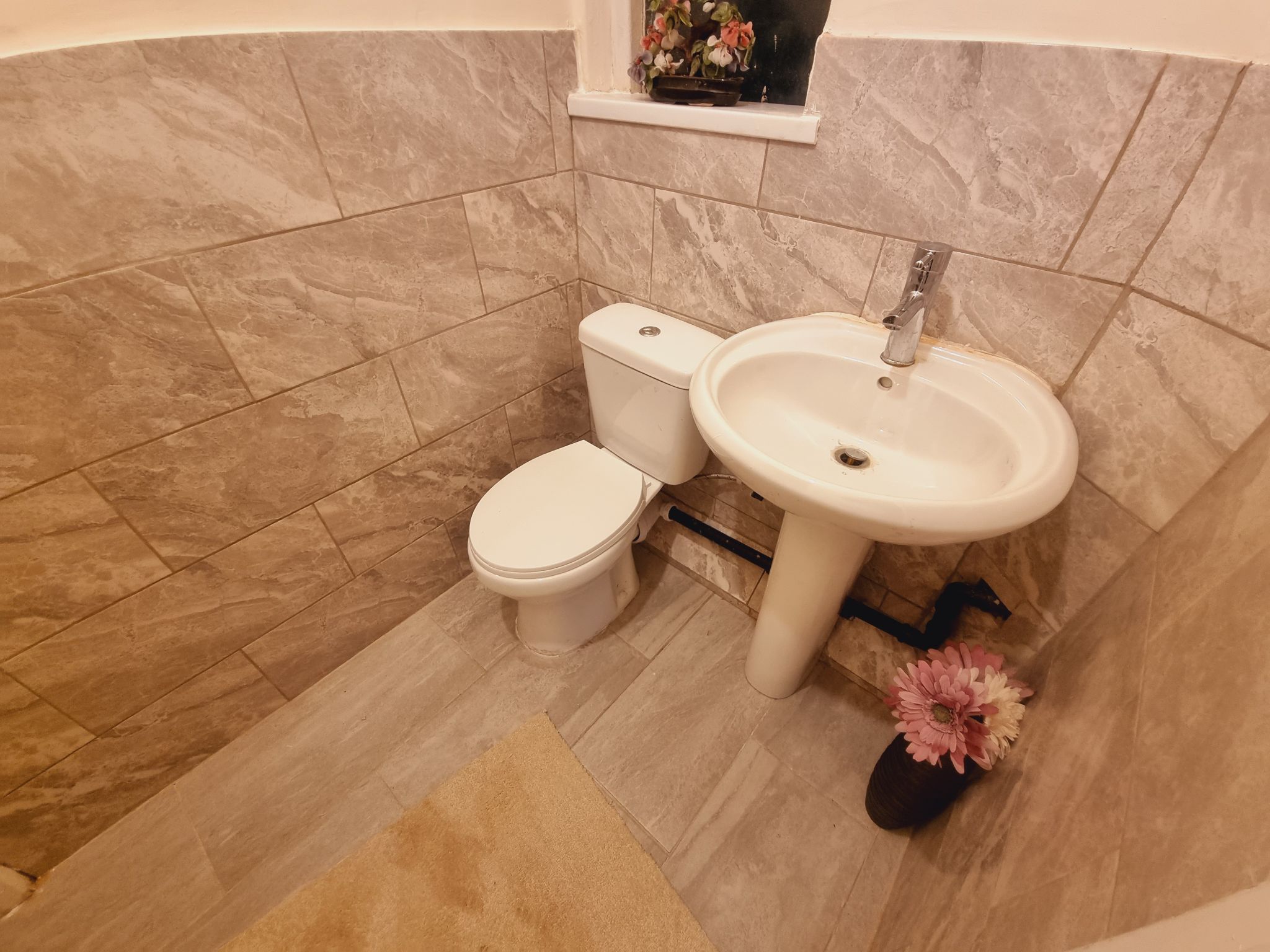 3 bedroom mid terraced house To Let in Bradford - Property photograph.