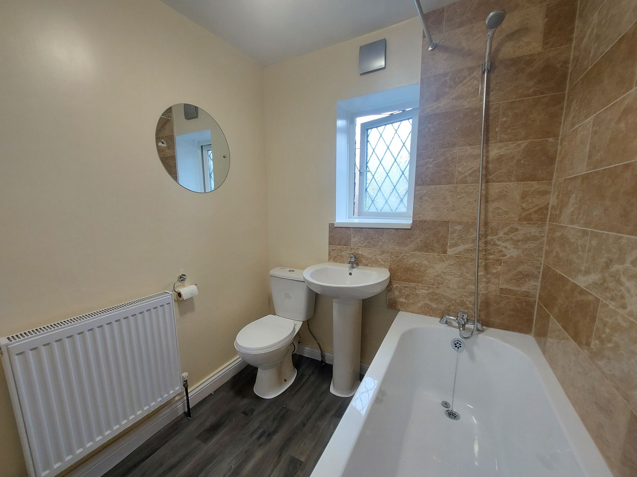1 bedroom mid terraced house To Let in Bradford - Photograph 16.