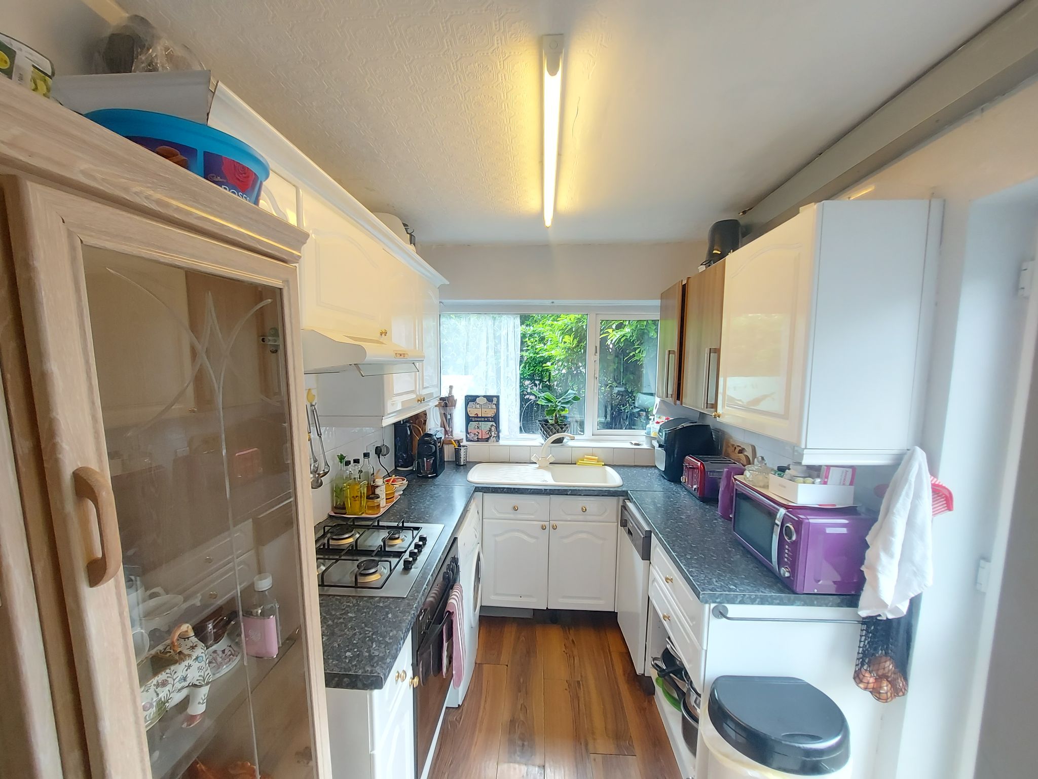 3 bedroom semi-detached house For Sale in Bradford - Property photograph.