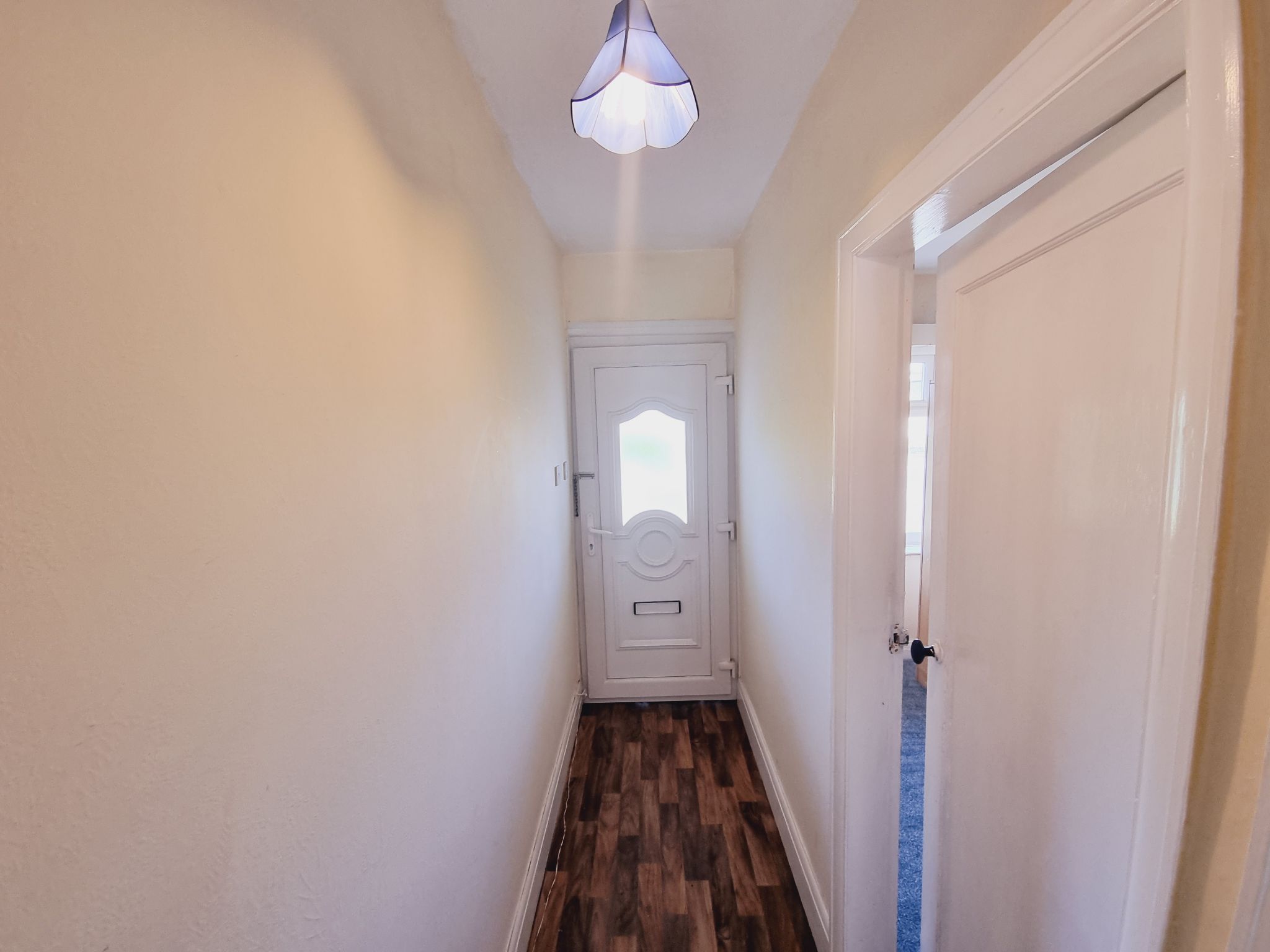 2 bedroom semi-detached bungalow To Let in Bradford - Property photograph.