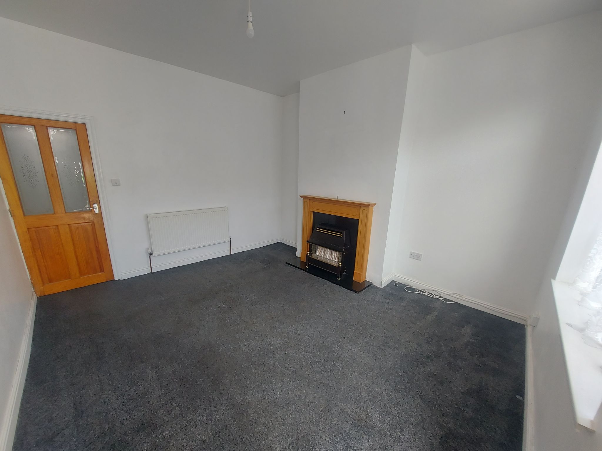 4 bedroom mid terraced house To Let in Bradford - Property photograph.