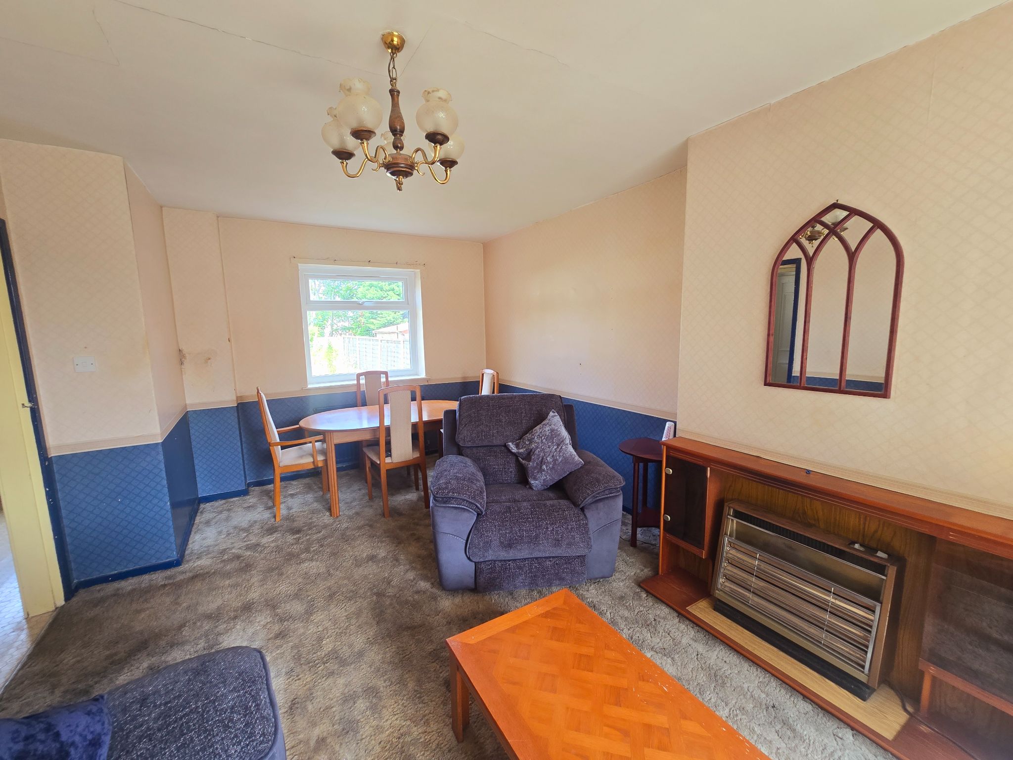 3 bedroom semi-detached house For Sale in Bradford - Property photograph.