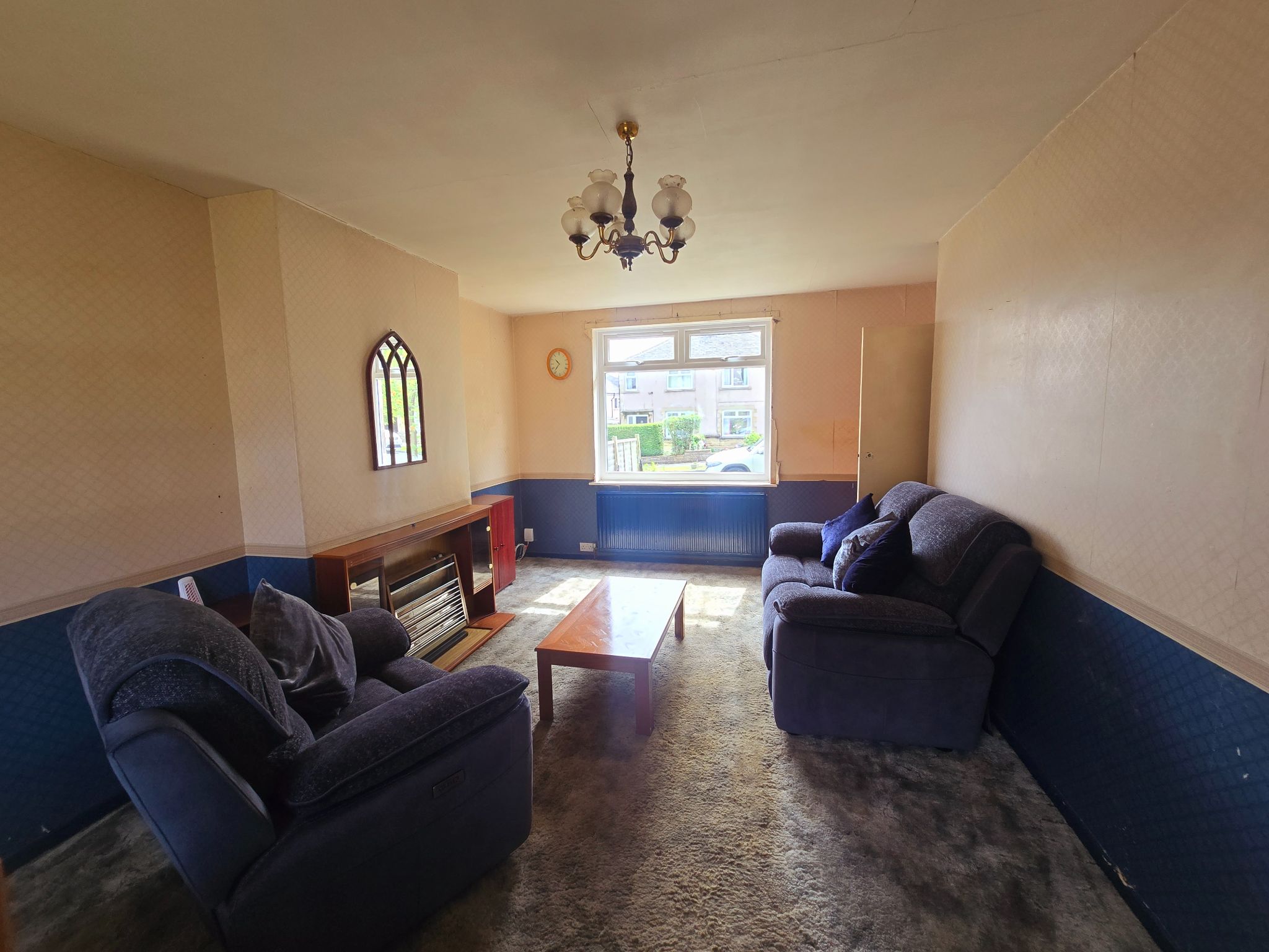 3 bedroom semi-detached house For Sale in Bradford - Property photograph.