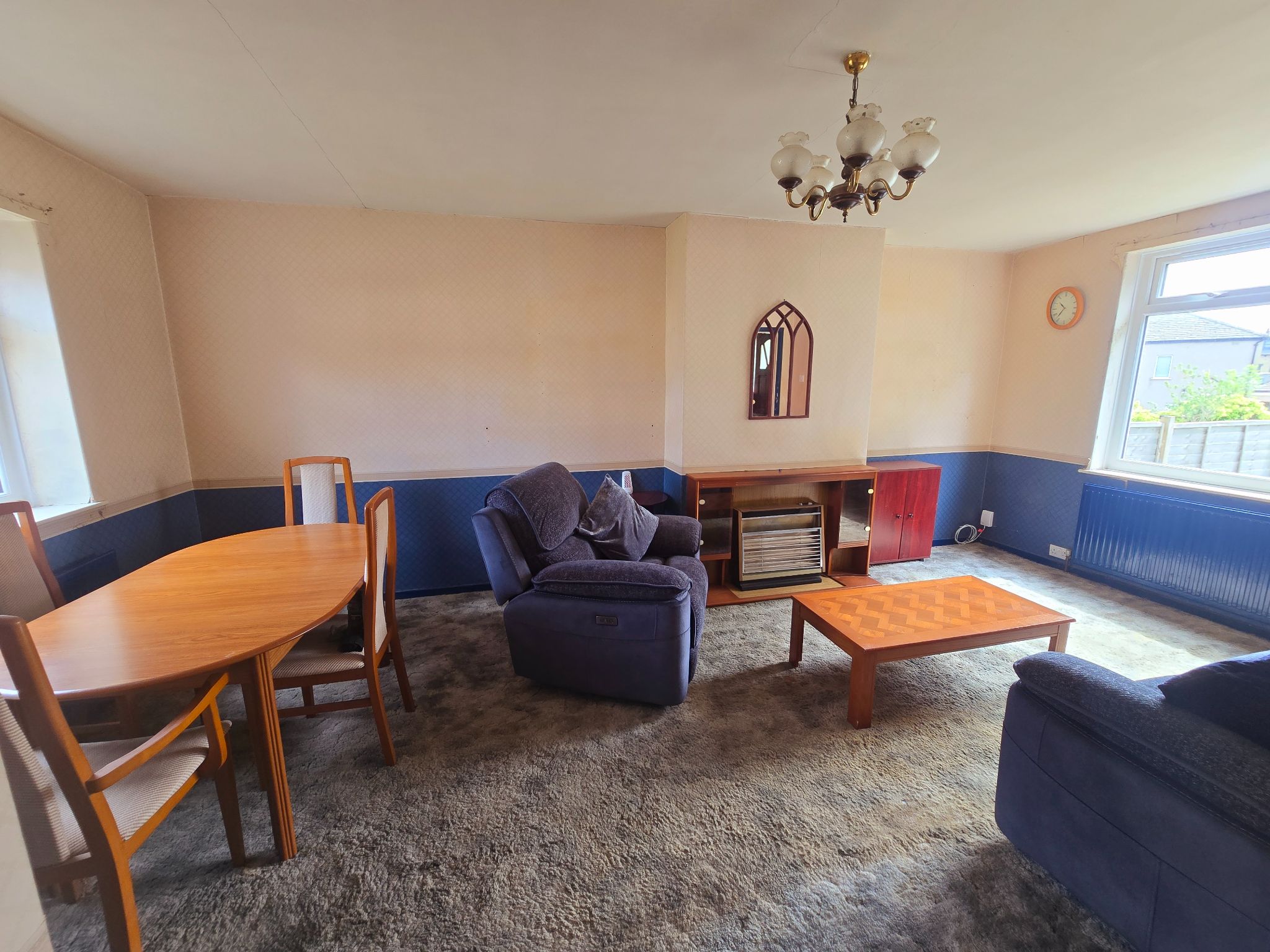 3 bedroom semi-detached house For Sale in Bradford - Property photograph.