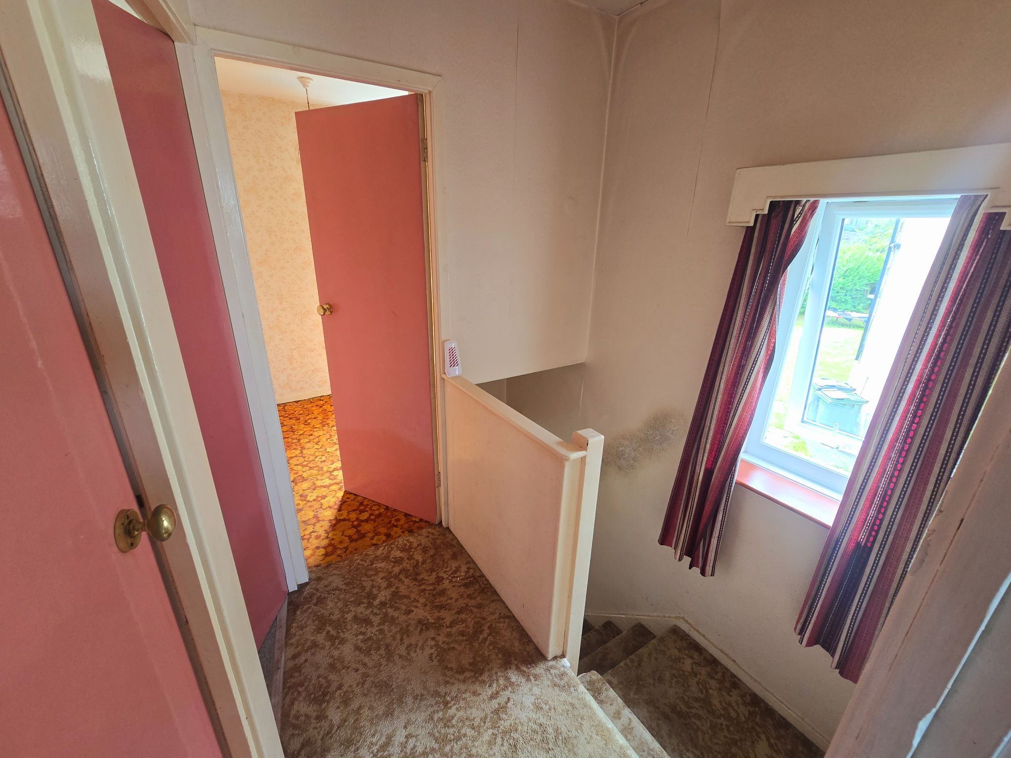 3 bedroom semi-detached house For Sale in Bradford - Photograph 8.