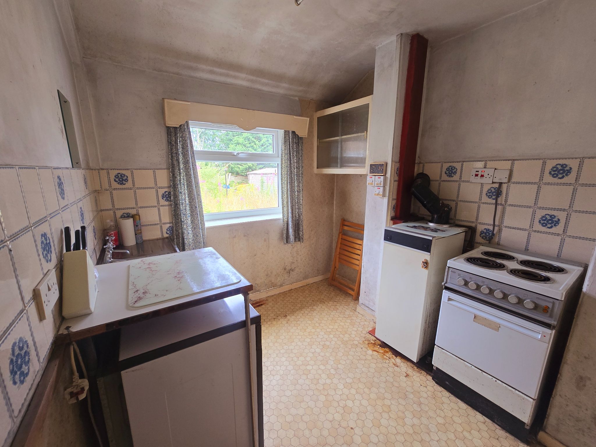 3 bedroom semi-detached house For Sale in Bradford - Property photograph.