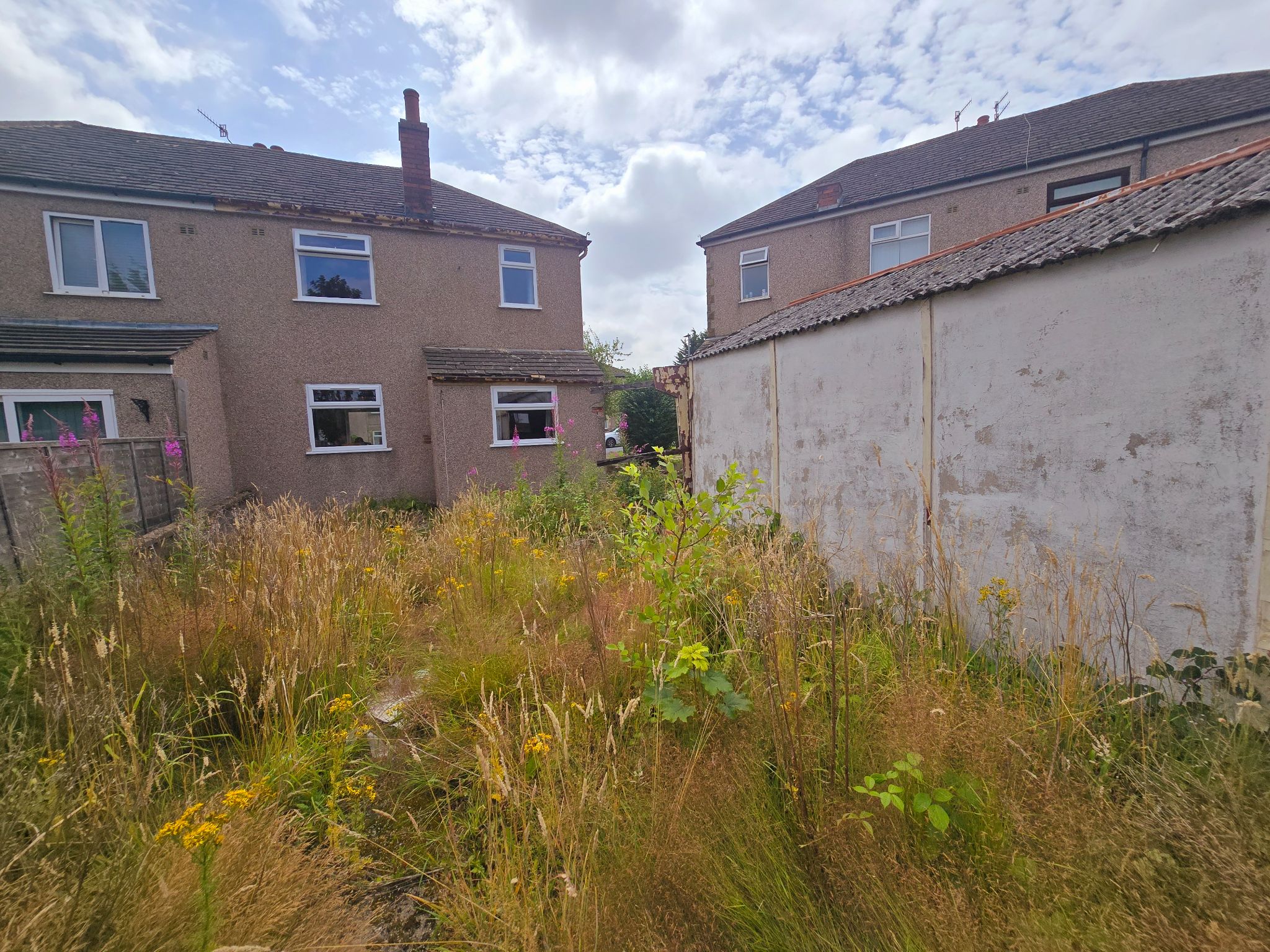 3 bedroom semi-detached house For Sale in Bradford - Photograph 18.