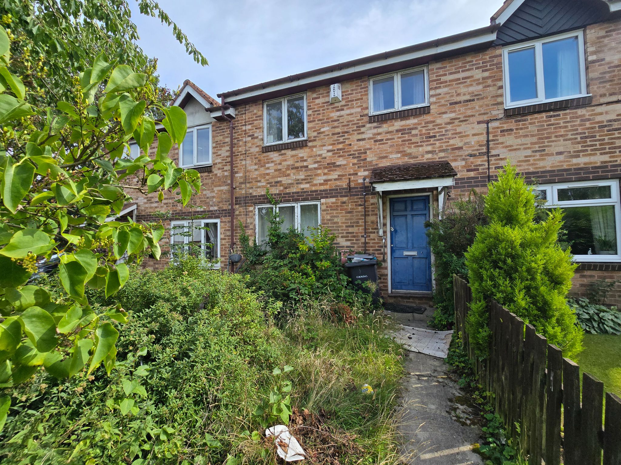 3 bedroom mid terraced house For Sale in Bradford - Property photograph.