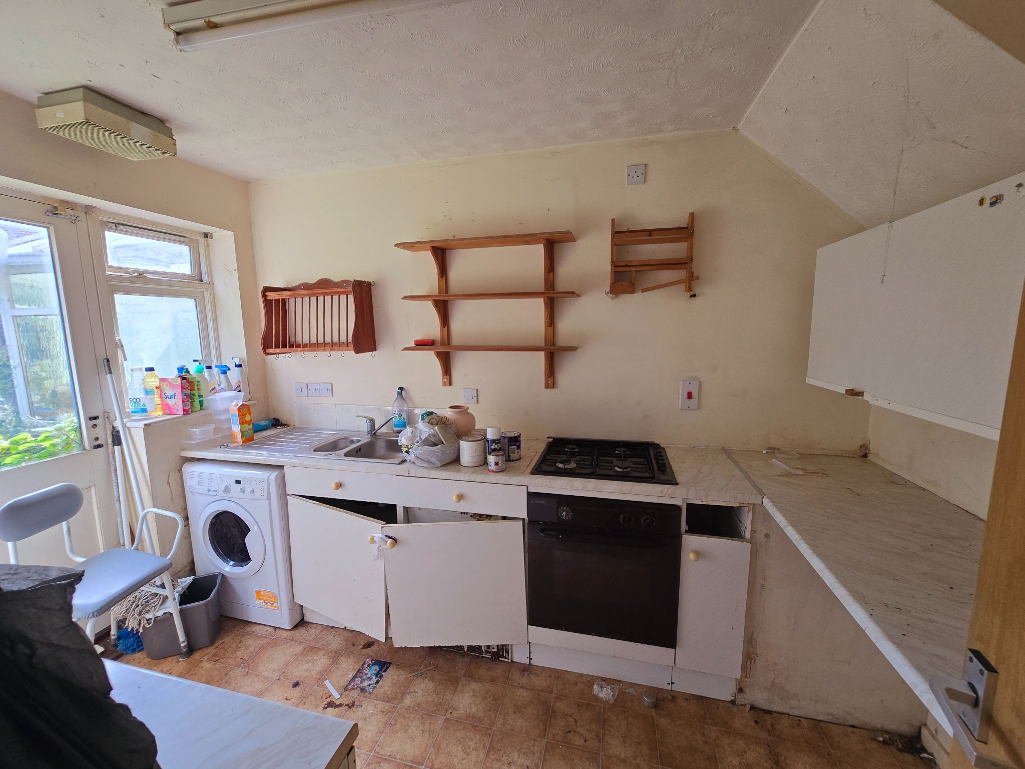 3 bedroom mid terraced house For Sale in Bradford - Property photograph.