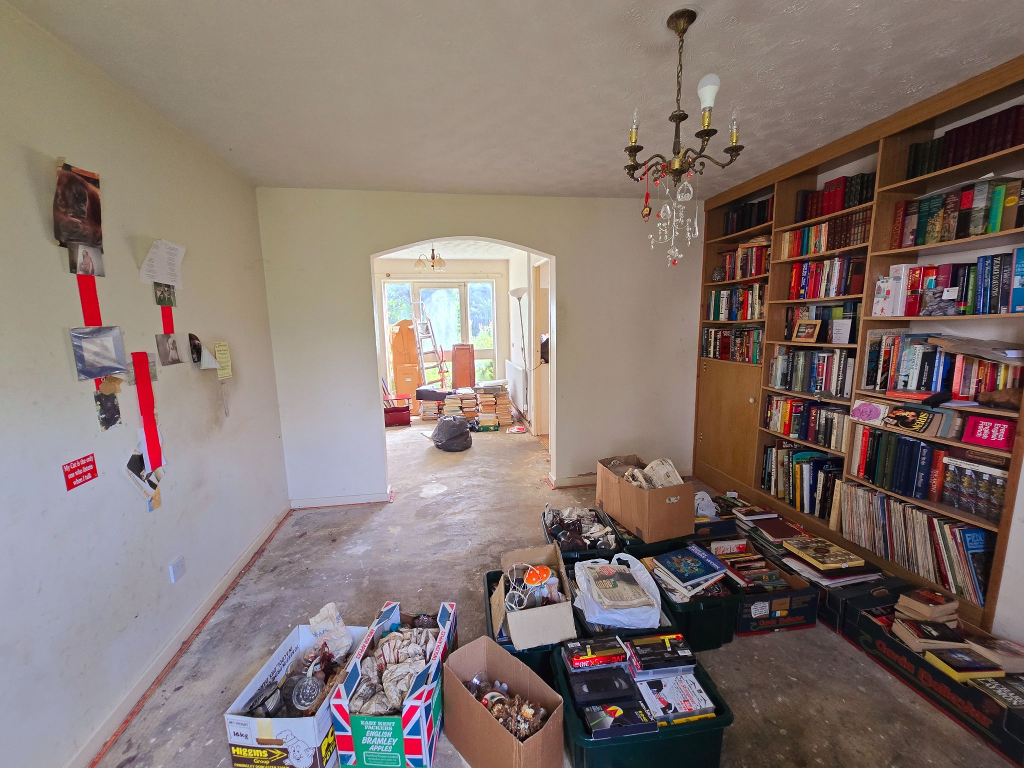 3 bedroom mid terraced house For Sale in Bradford - Property photograph.