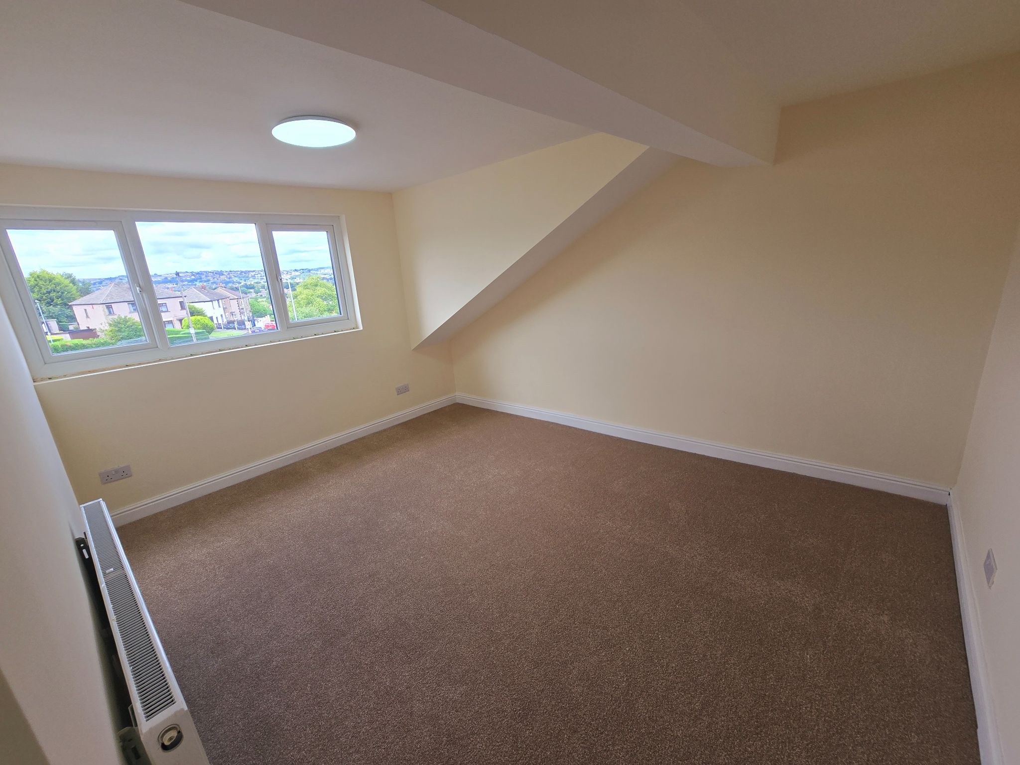 5 bedroom end terraced house For Sale in Bradford - Photograph 16.