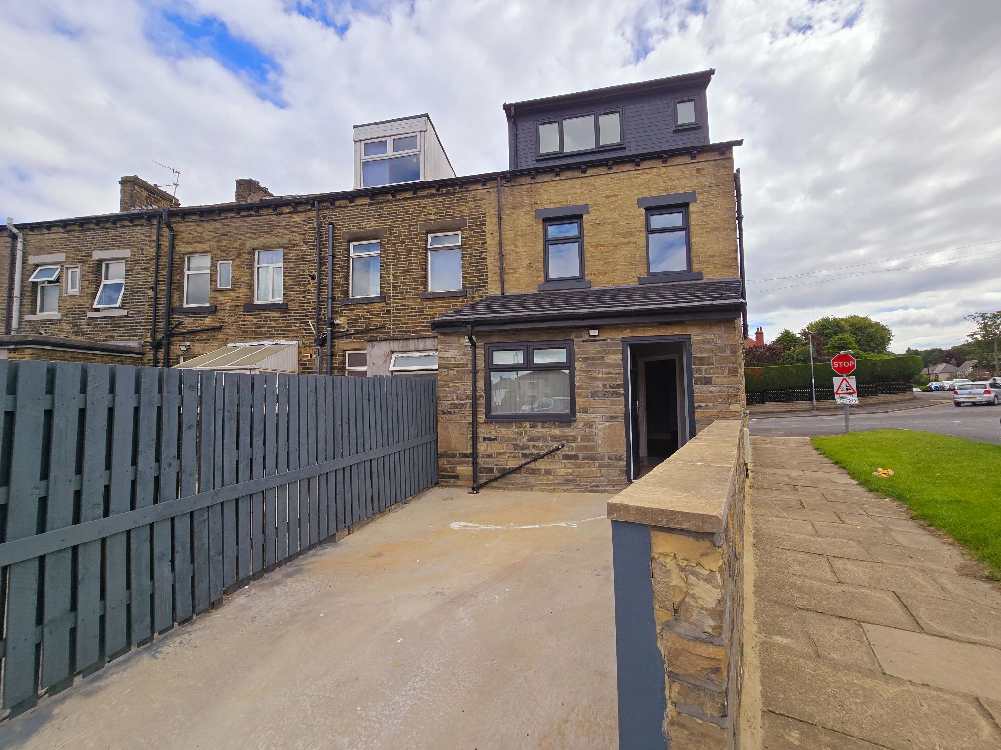 5 bedroom end terraced house For Sale in Bradford - Photograph 21.