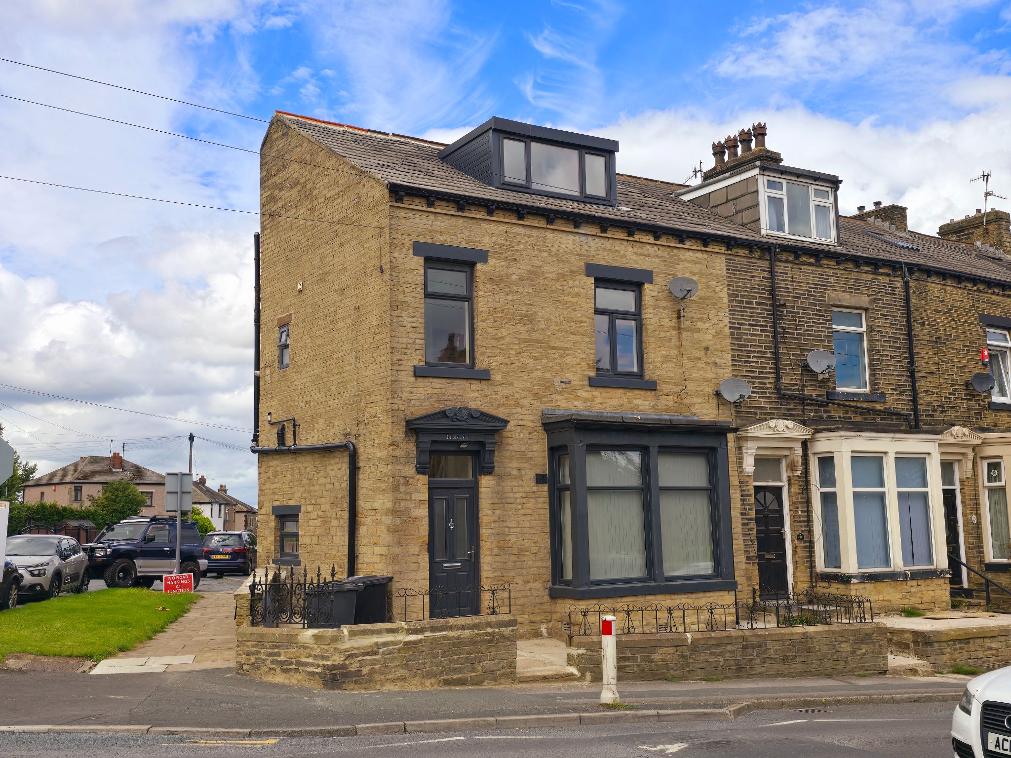5 bedroom end terraced house For Sale in Bradford - Property photograph.