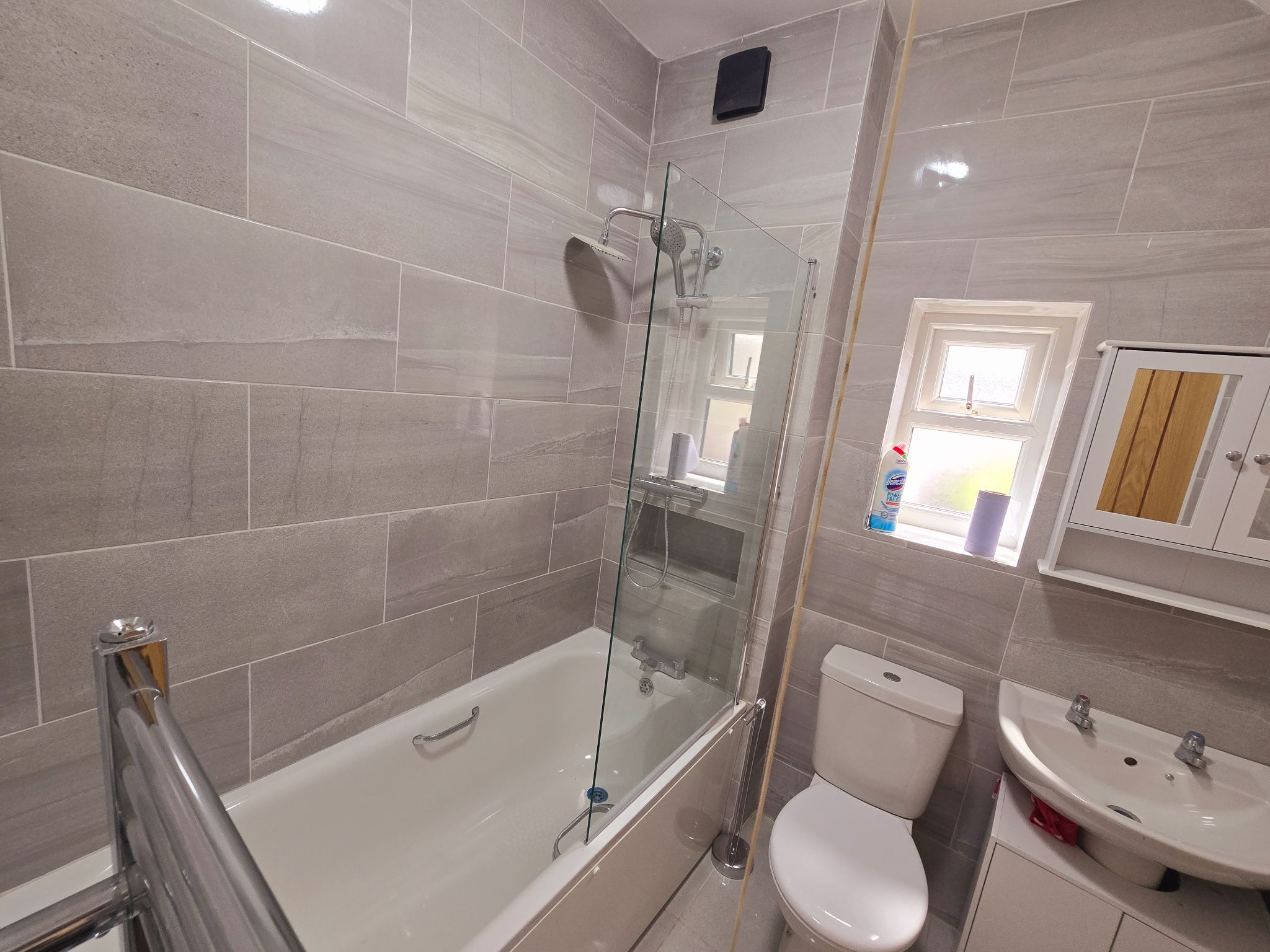 5 bedroom end terraced house For Sale in Bradford - Photograph 13.
