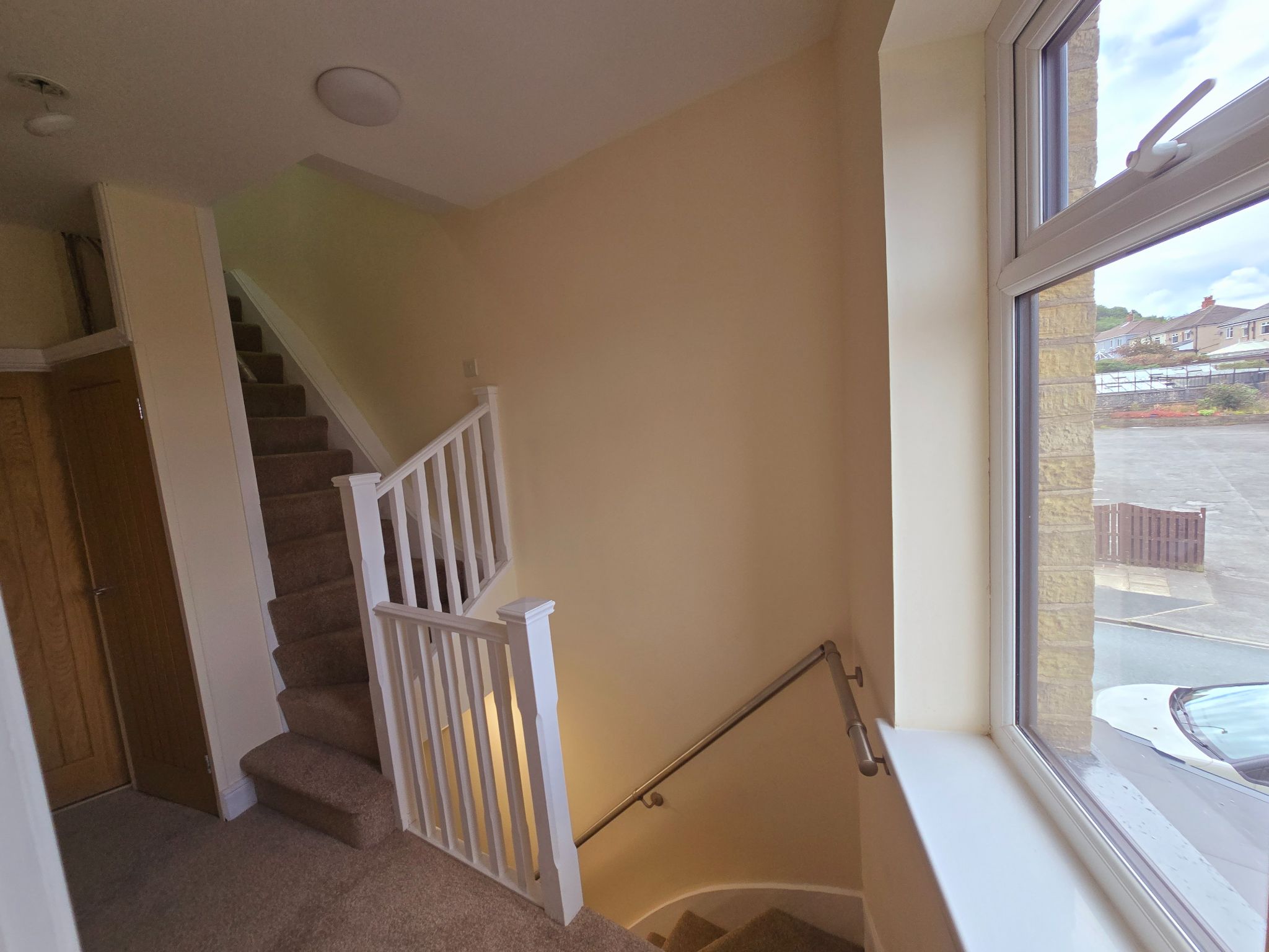 5 bedroom end terraced house For Sale in Bradford - Photograph 8.