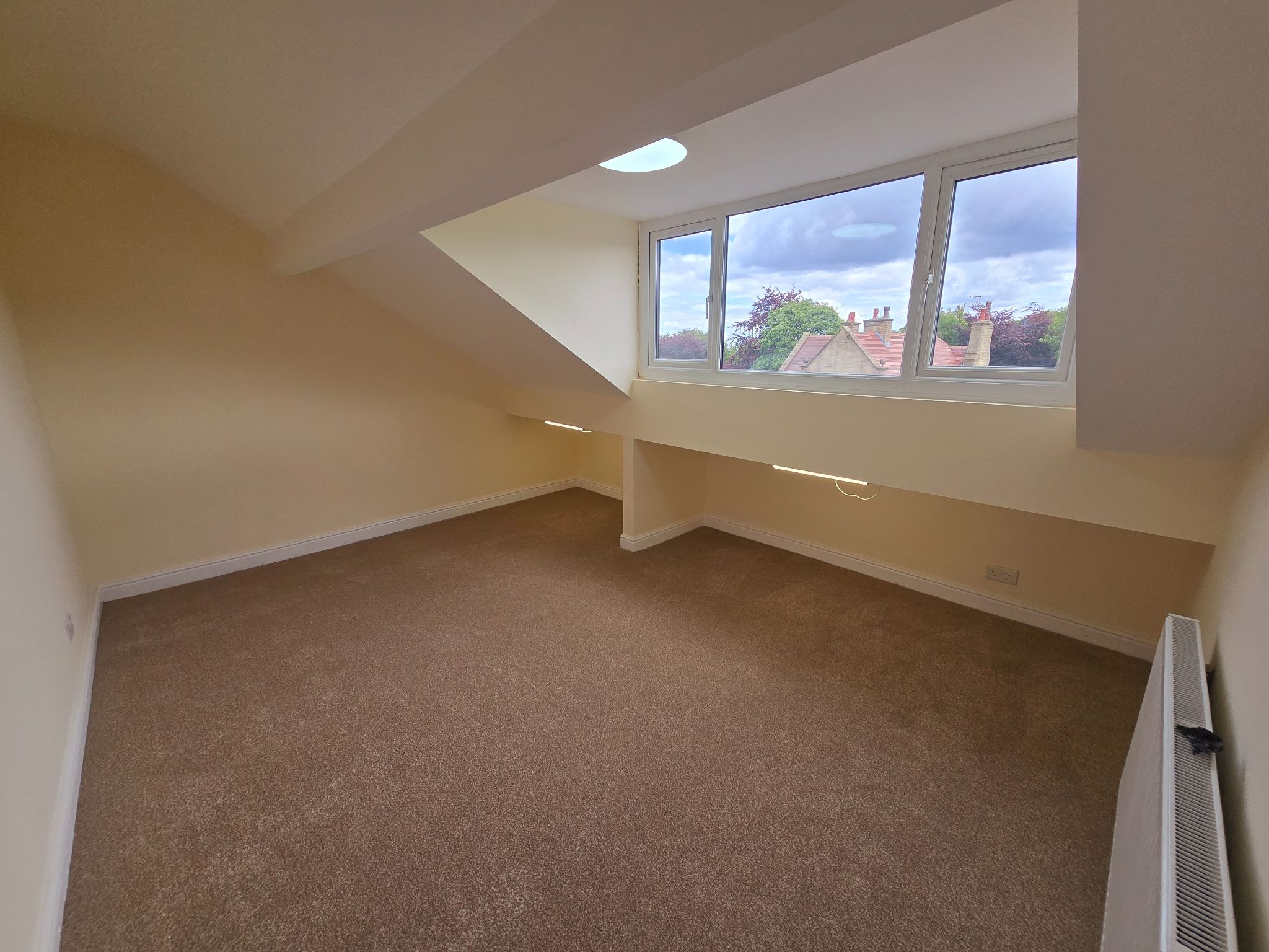 5 bedroom end terraced house For Sale in Bradford - Photograph 15.