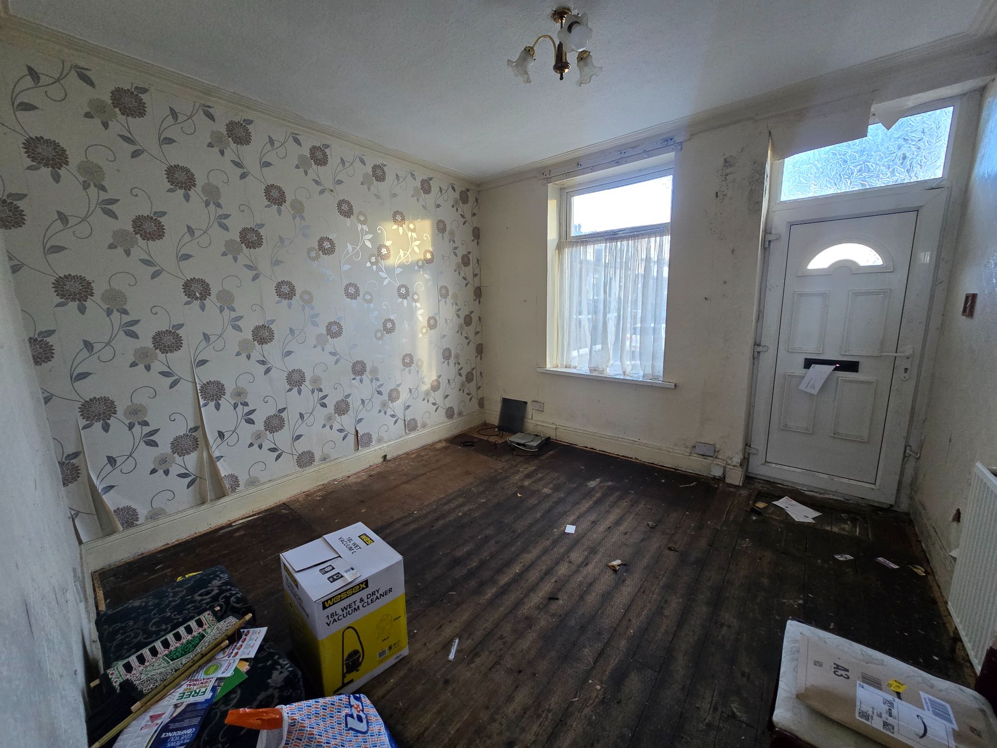 4 bedroom mid terraced house For Sale in Bradford - Property photograph.