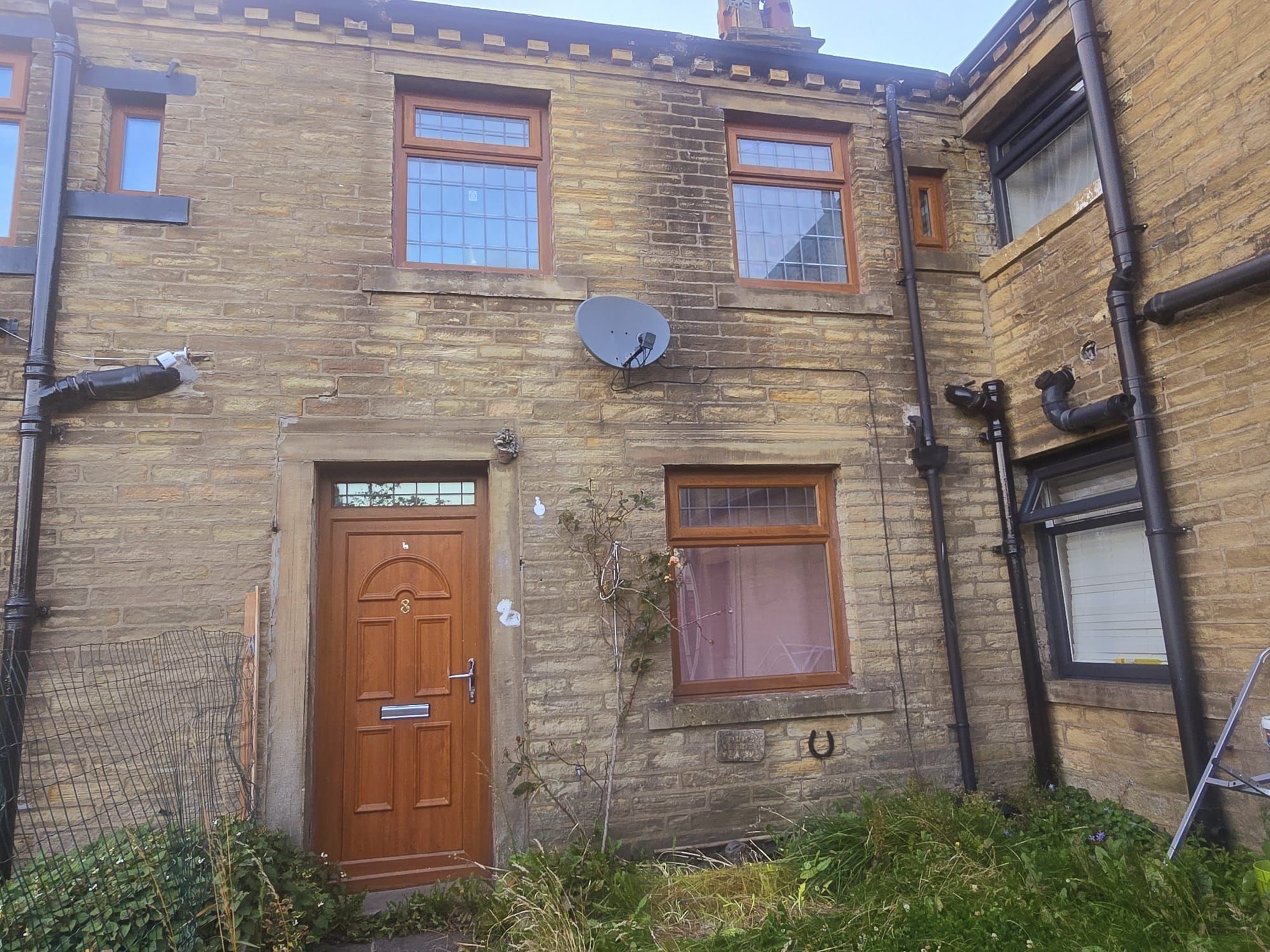 2 bedroom cottage house To Let in Bradford - Property photograph.