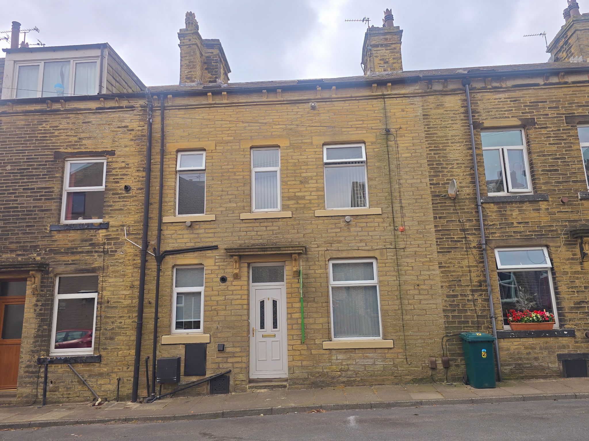 3 bedroom mid terraced house To Let in Bradford - Photograph 11.