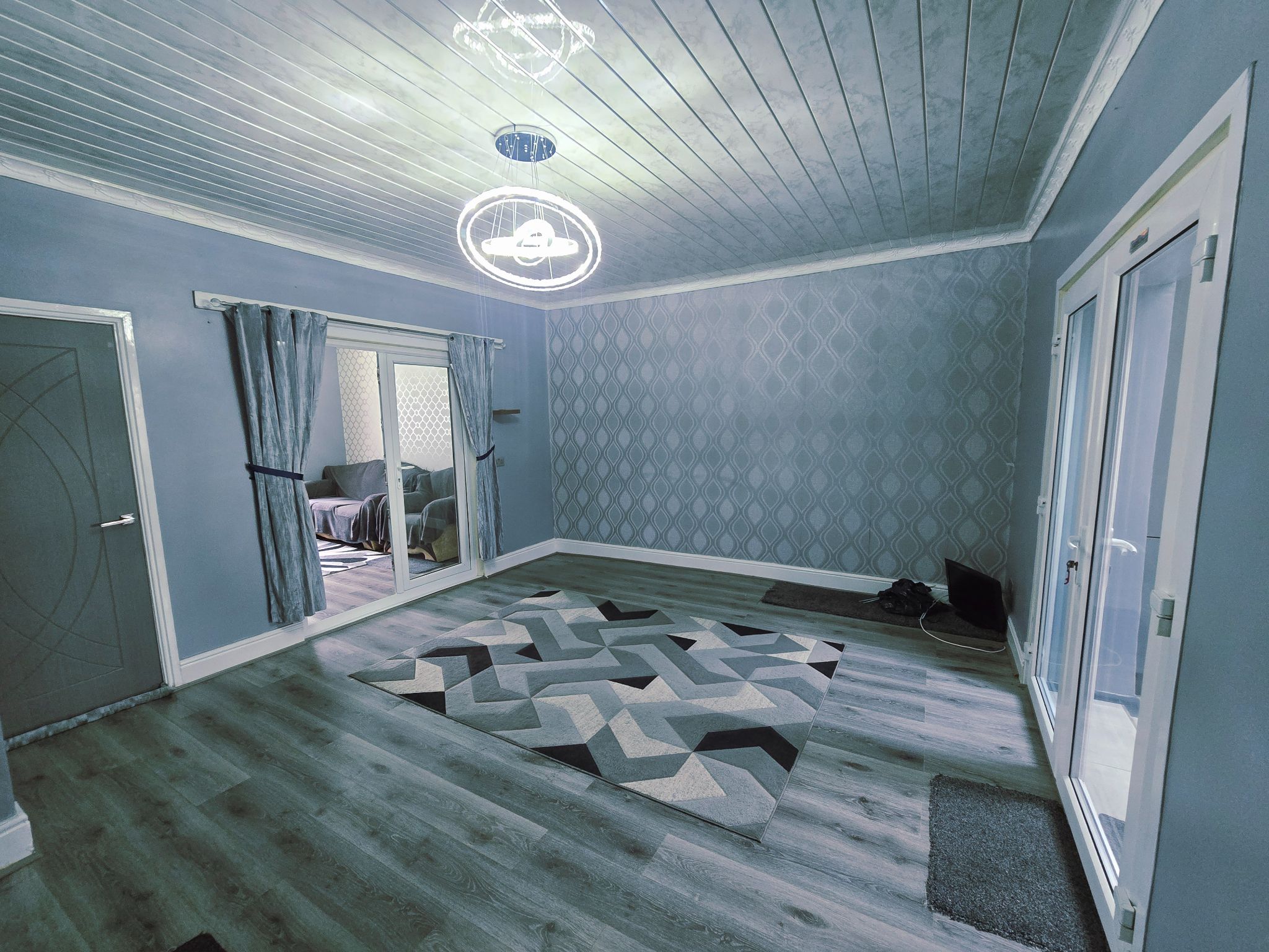 4 bedroom mid terraced house To Let in Bradford - Property photograph.