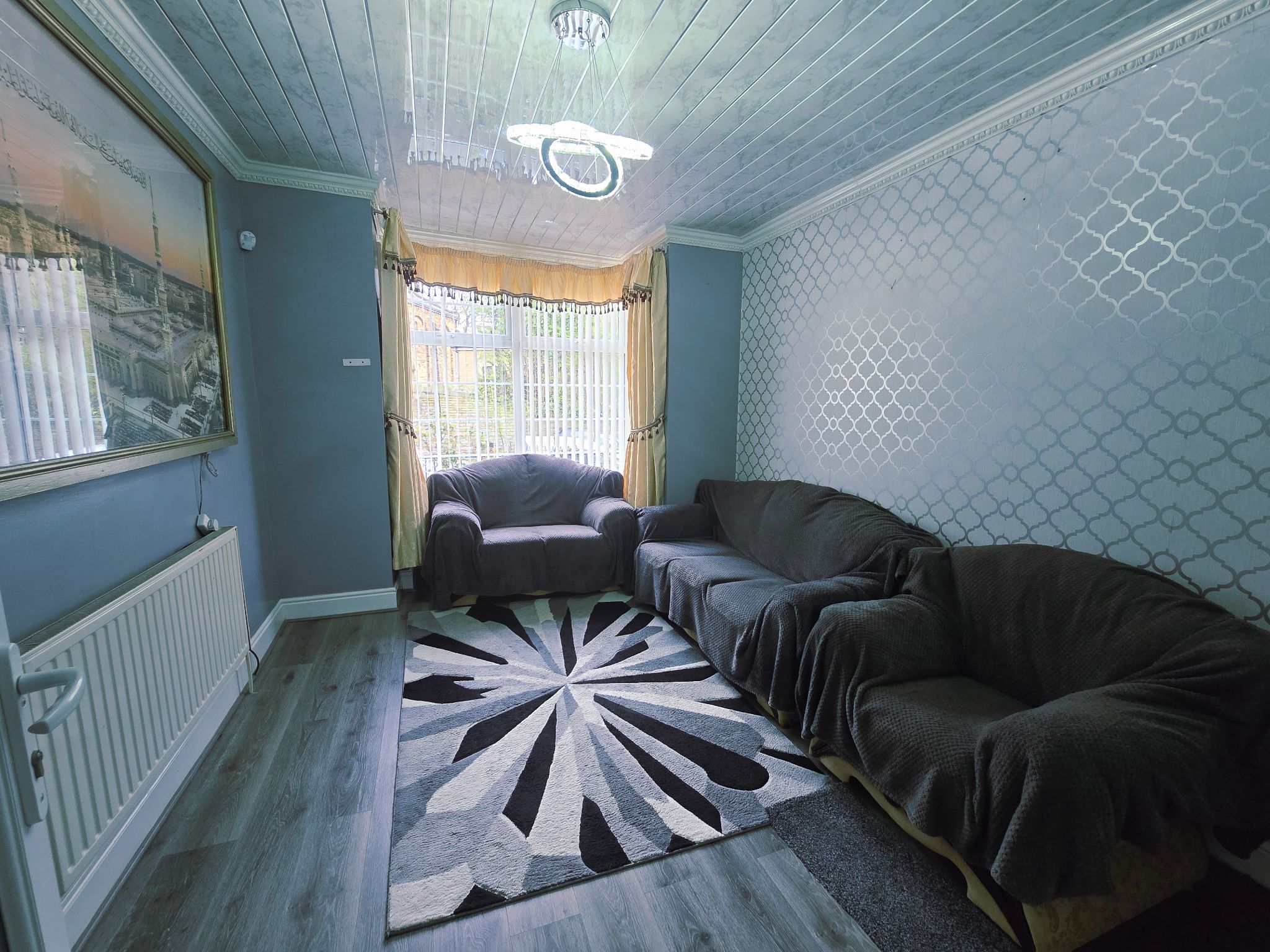 4 bedroom mid terraced house To Let in Bradford - Property photograph.