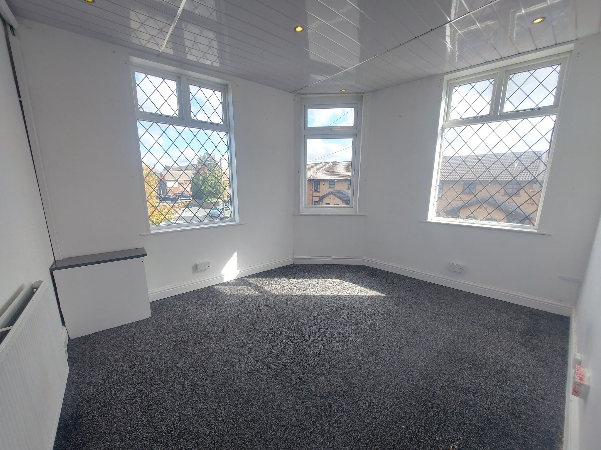 2 bedroom apartment flat/apartment To Let in Bradford - Photograph 3.
