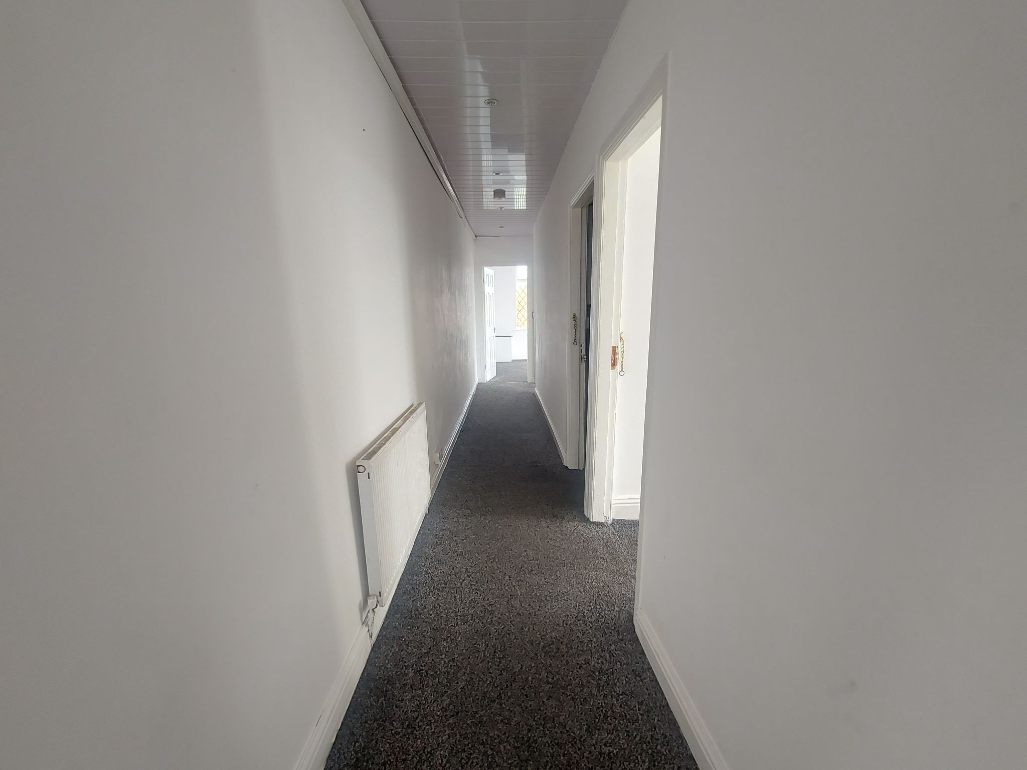 2 bedroom apartment flat/apartment To Let in Bradford - Photograph 2.