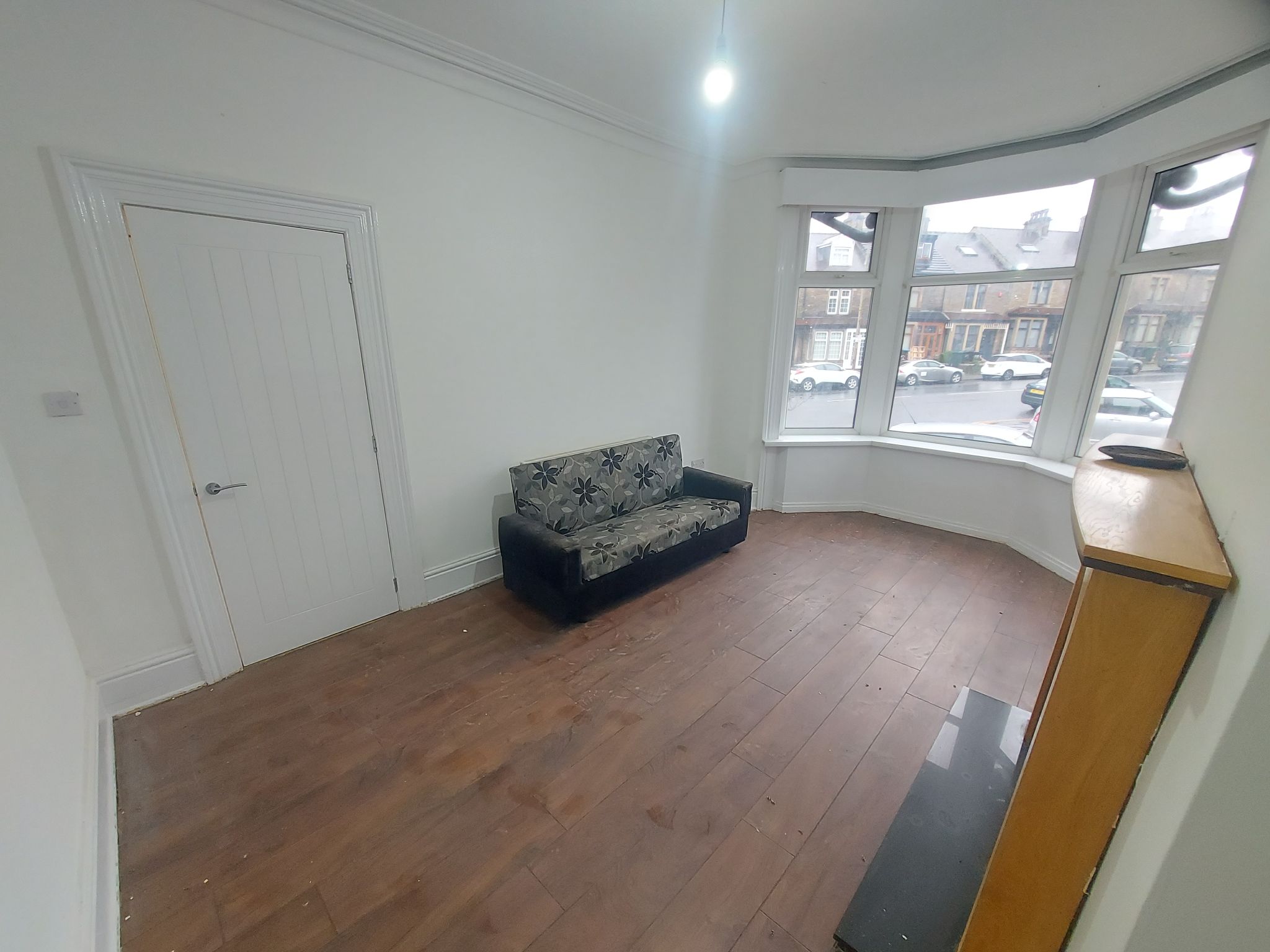 4 bedroom mid terraced house To Let in Bradford - Property photograph.