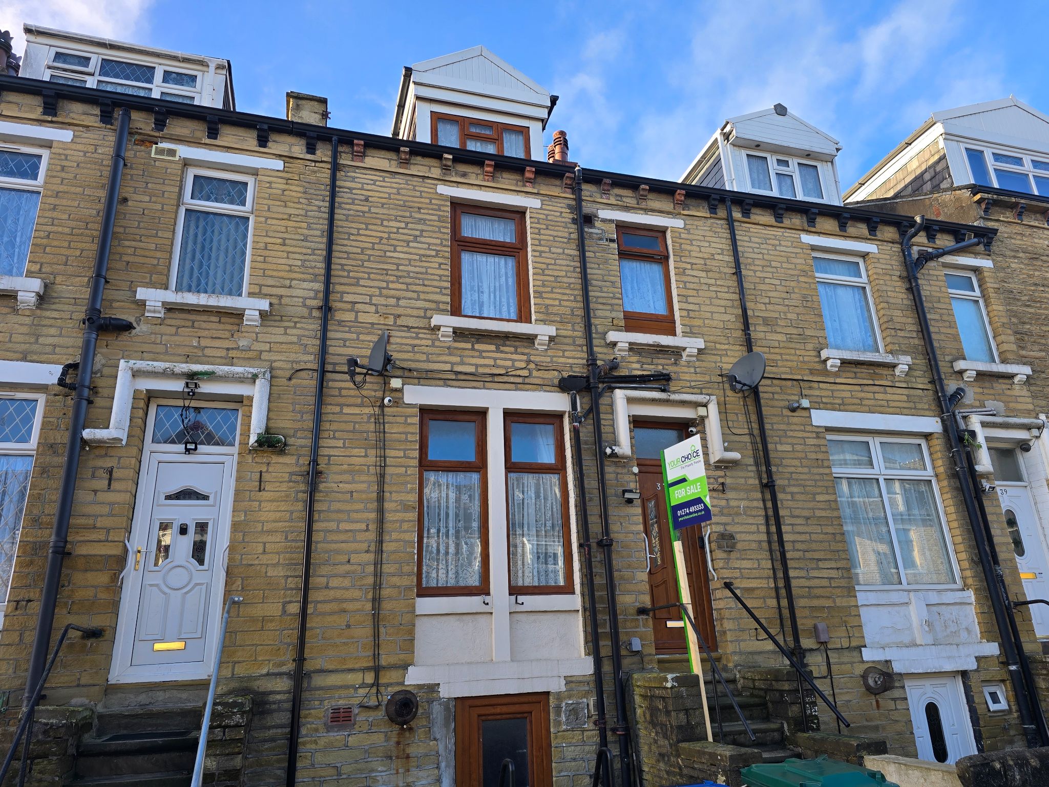 4 bedroom mid terraced house For Sale in Bradford - Photograph 22.
