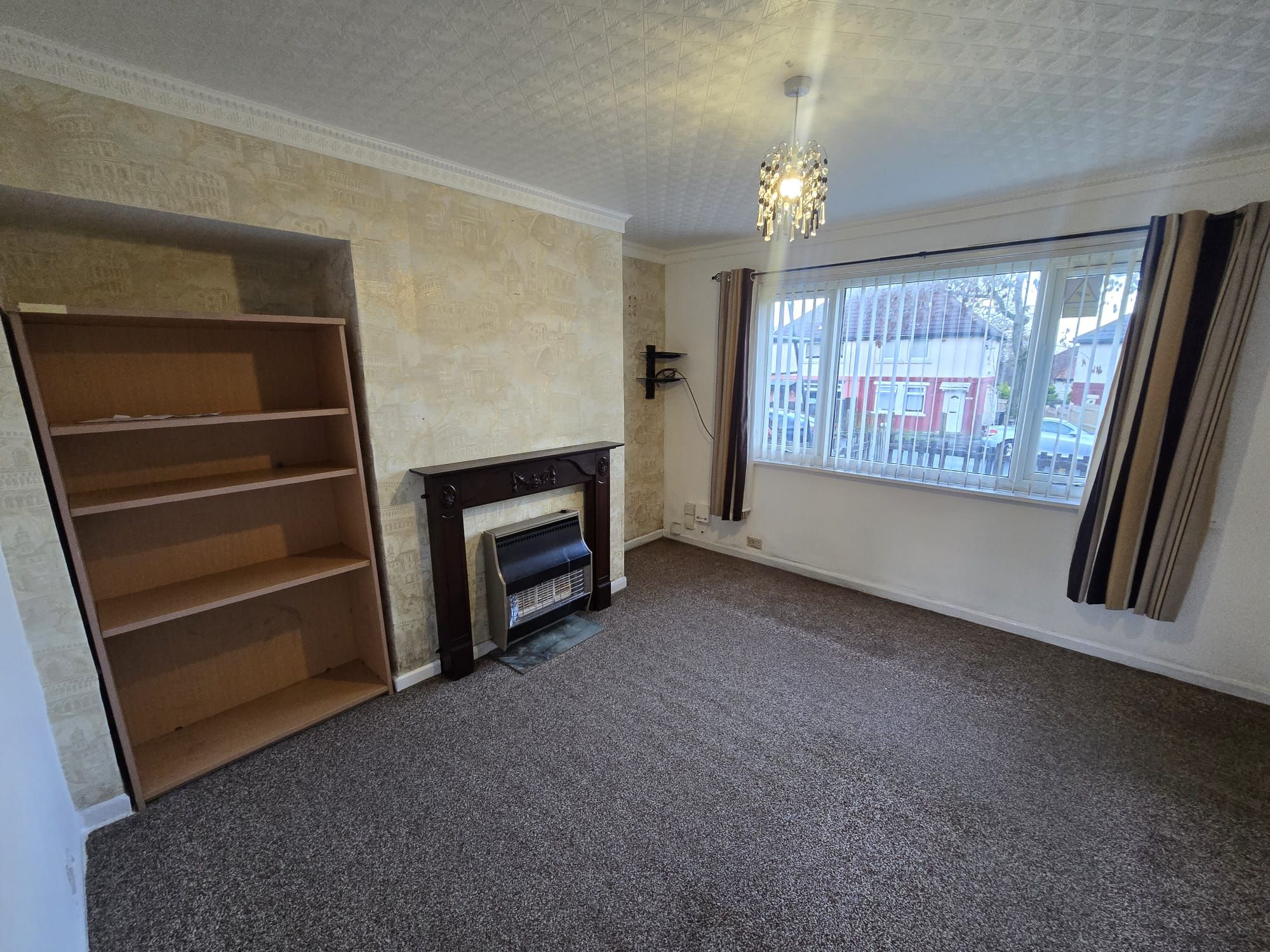 3 bedroom semi-detached house To Let in Bradford - Property photograph.