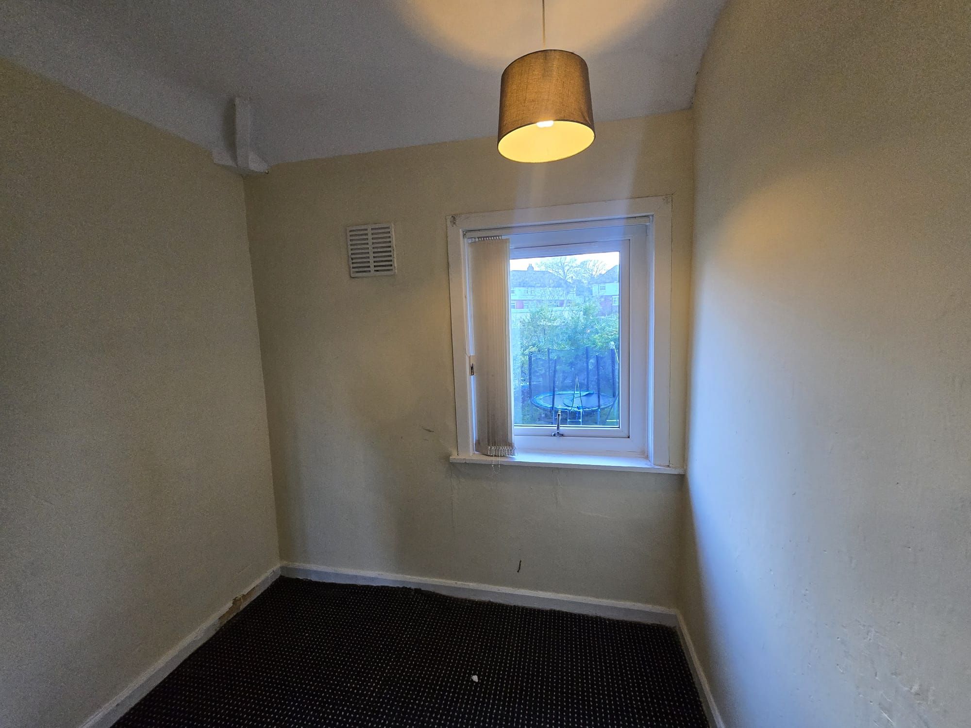 3 bedroom semi-detached house To Let in Bradford - Property photograph.