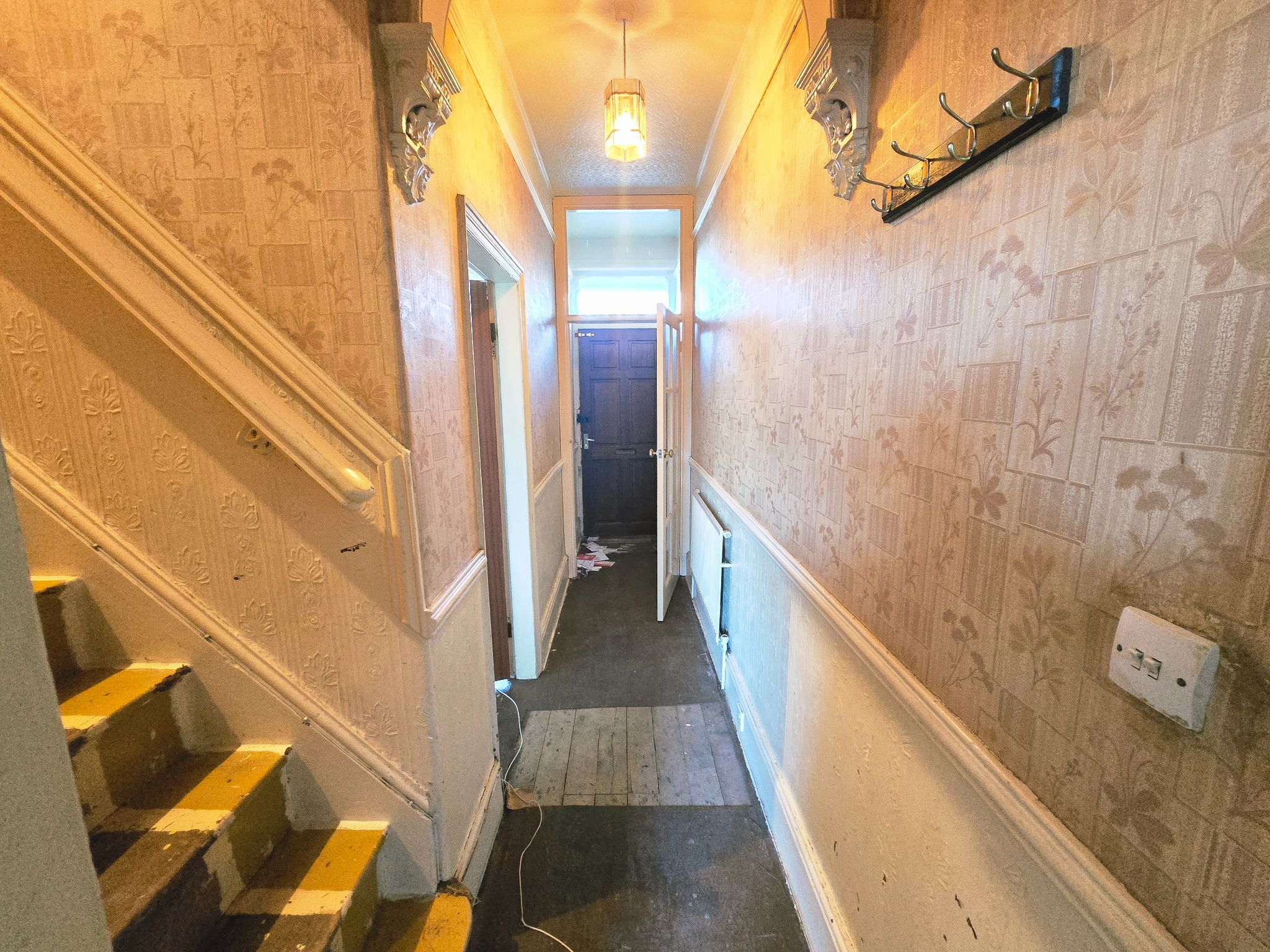 3 bedroom mid terraced house For Sale in Shipley - Property photograph.