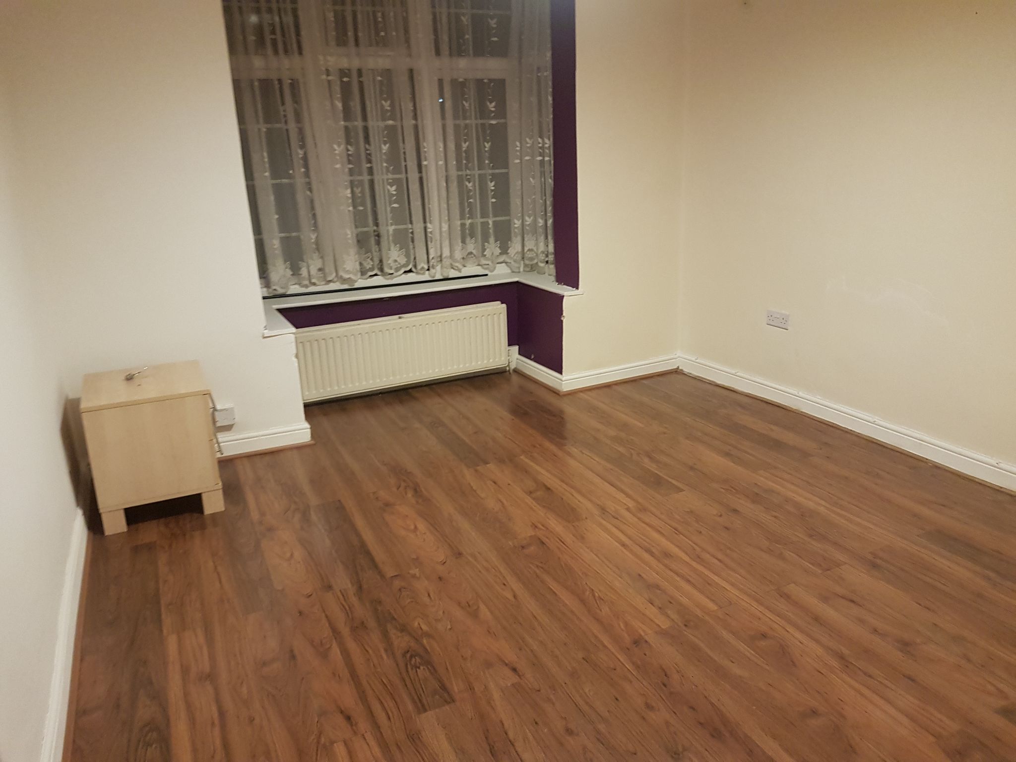 1 bedroom ground floor flat/apartment To Let in High Wycombe - Property photograph.