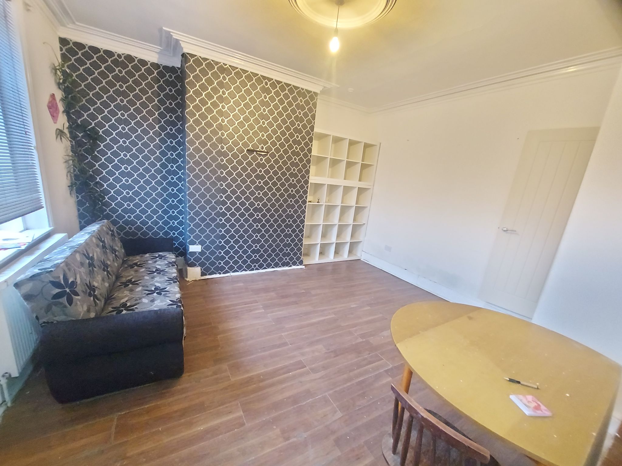 2 bedroom mid terraced house To Let in Bradford - Property photograph.