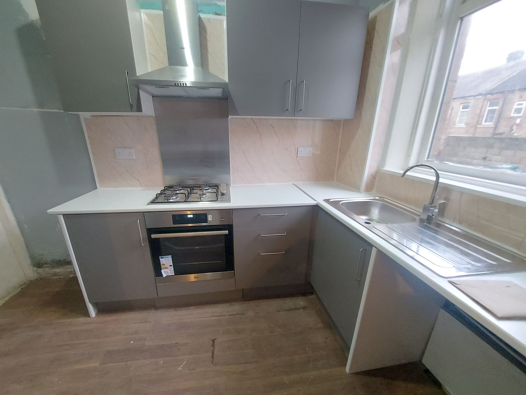 2 bedroom mid terraced house To Let in Bradford - Property photograph.