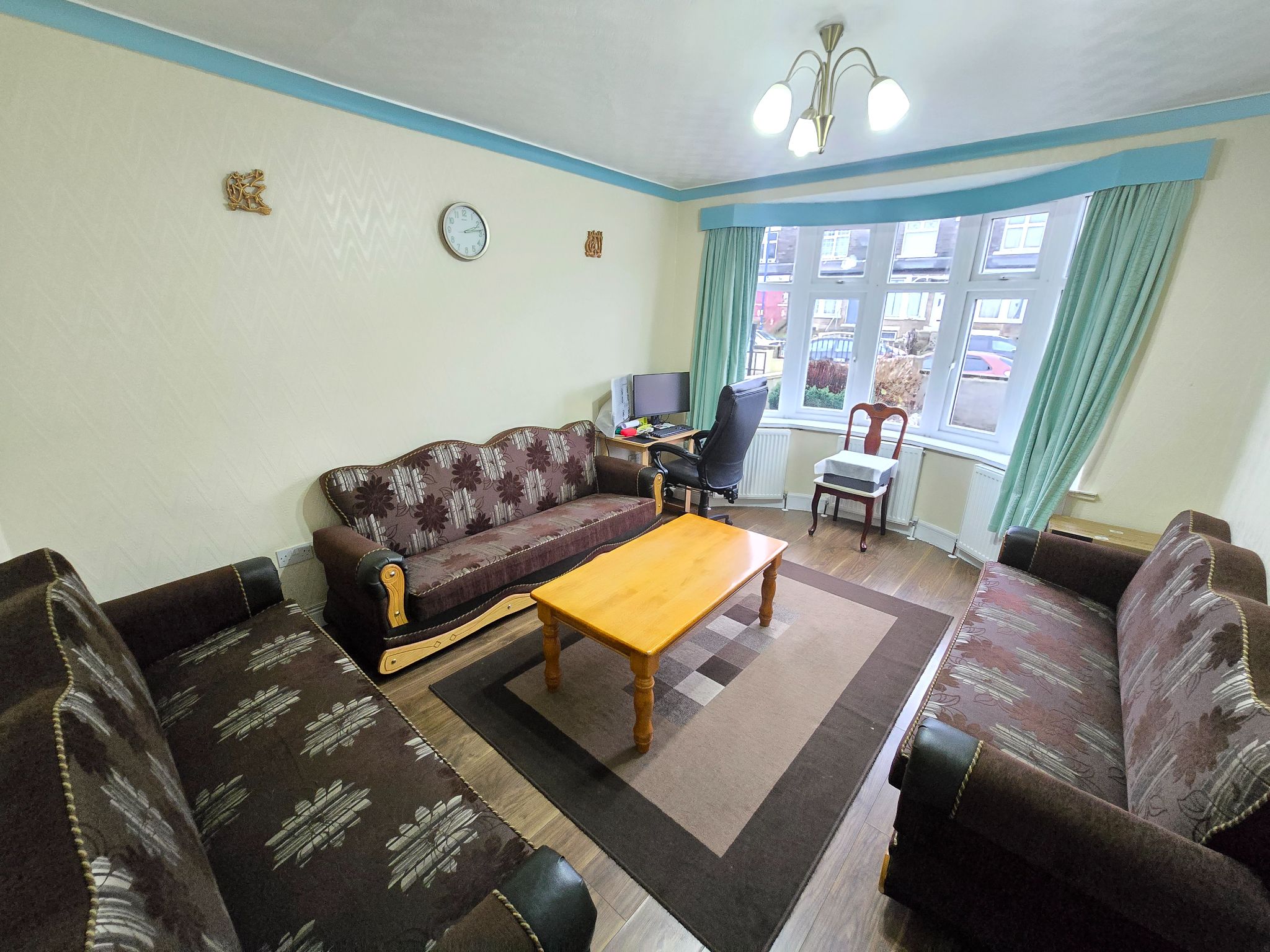 5 bedroom semi-detached house For Sale in Bradford - Property photograph.