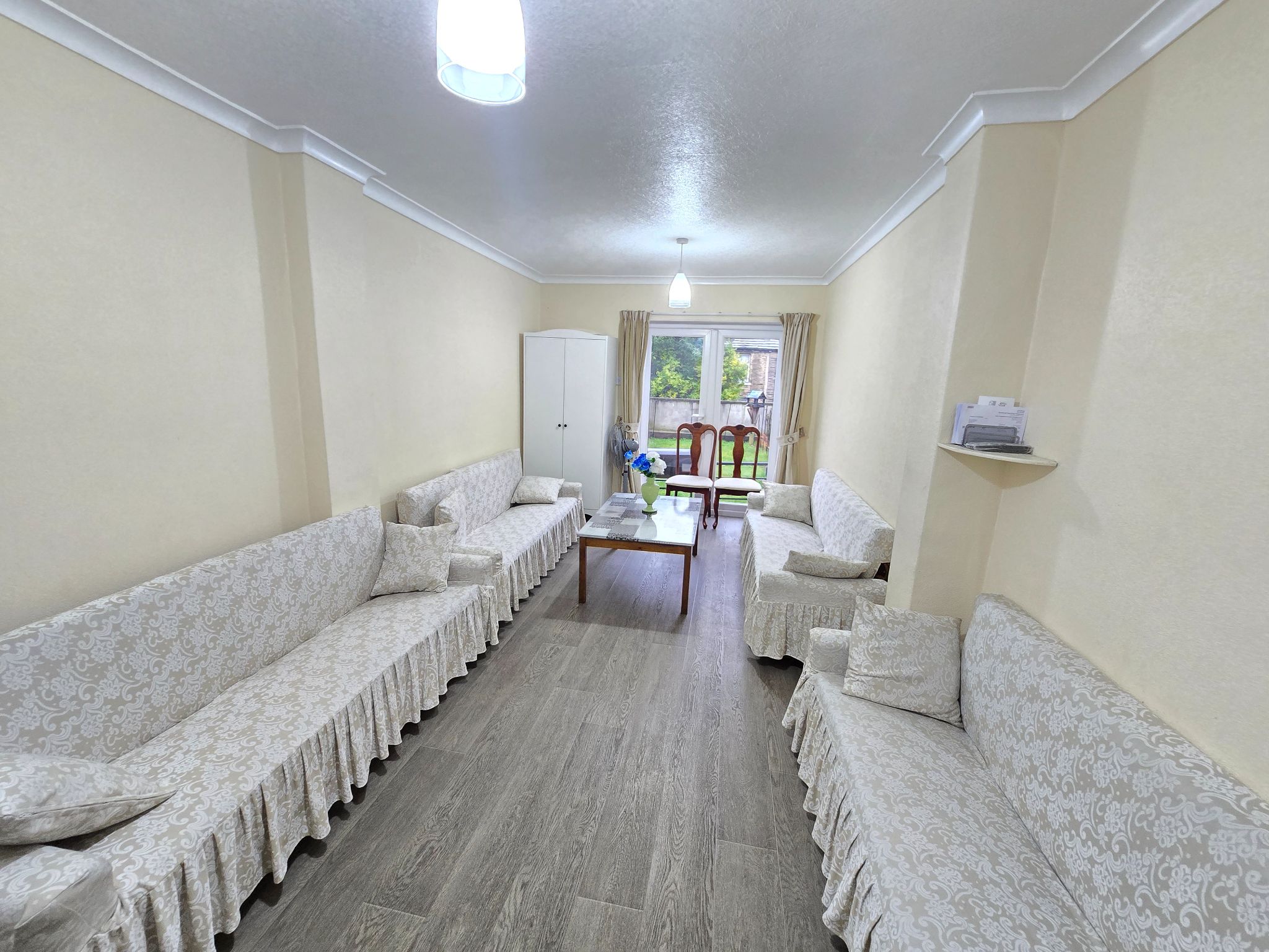 5 bedroom semi-detached house For Sale in Bradford - Property photograph.