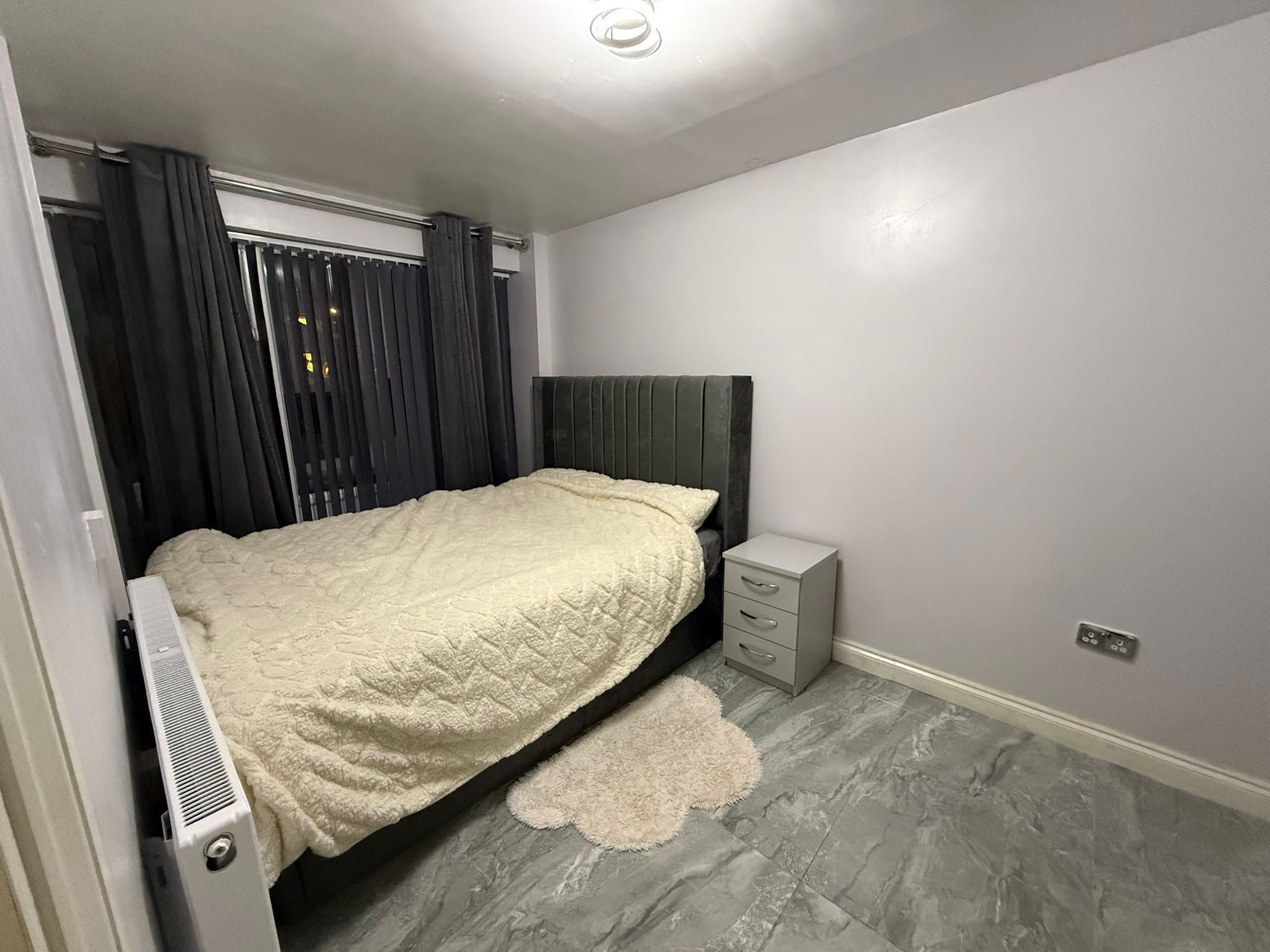 1 bedroom bedsit flat/apartment To Let in Bradford - Property photograph.