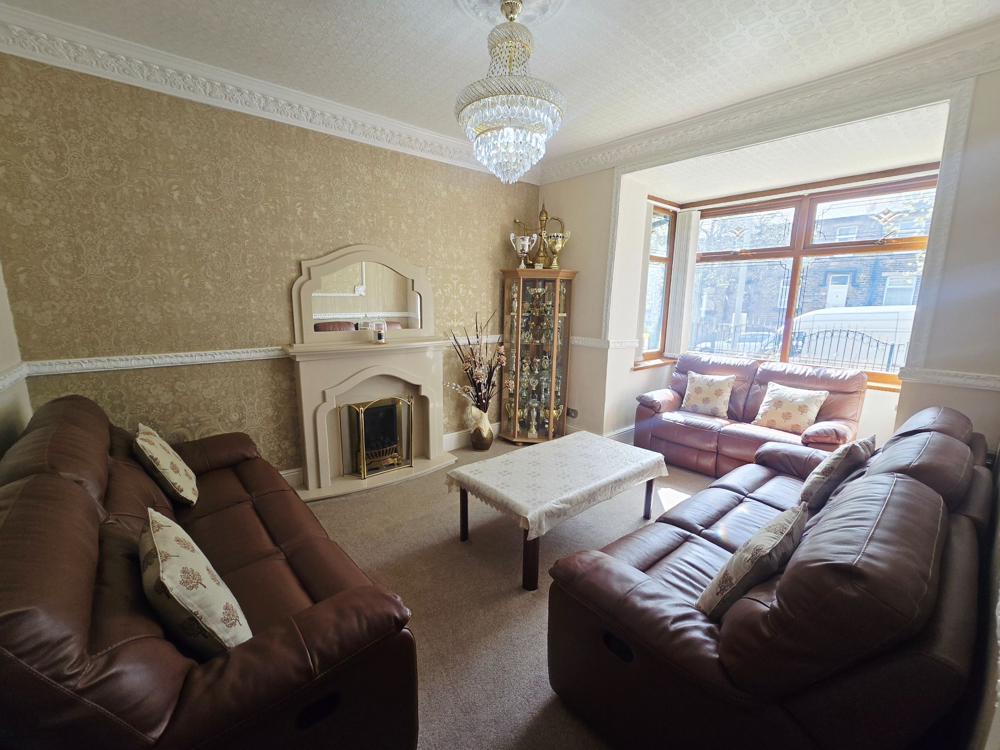 4 bedroom mid terraced house For Sale in Bradford - Property photograph.