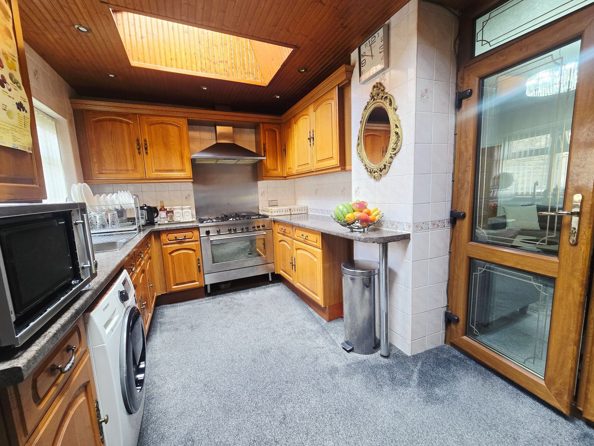 4 bedroom mid terraced house For Sale in Bradford - Property photograph.