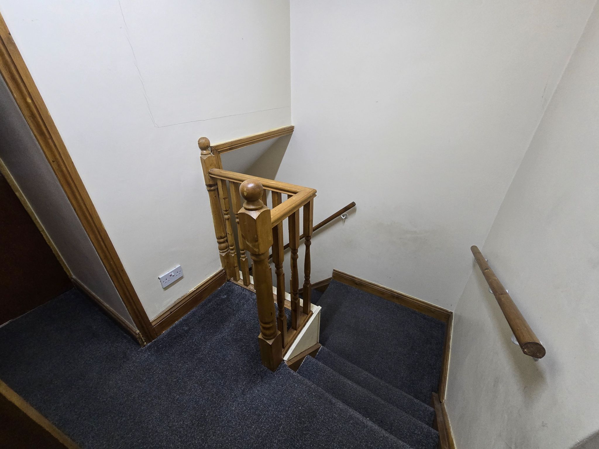 1 bedroom mid terraced house To Let in Bradford - Property photograph.