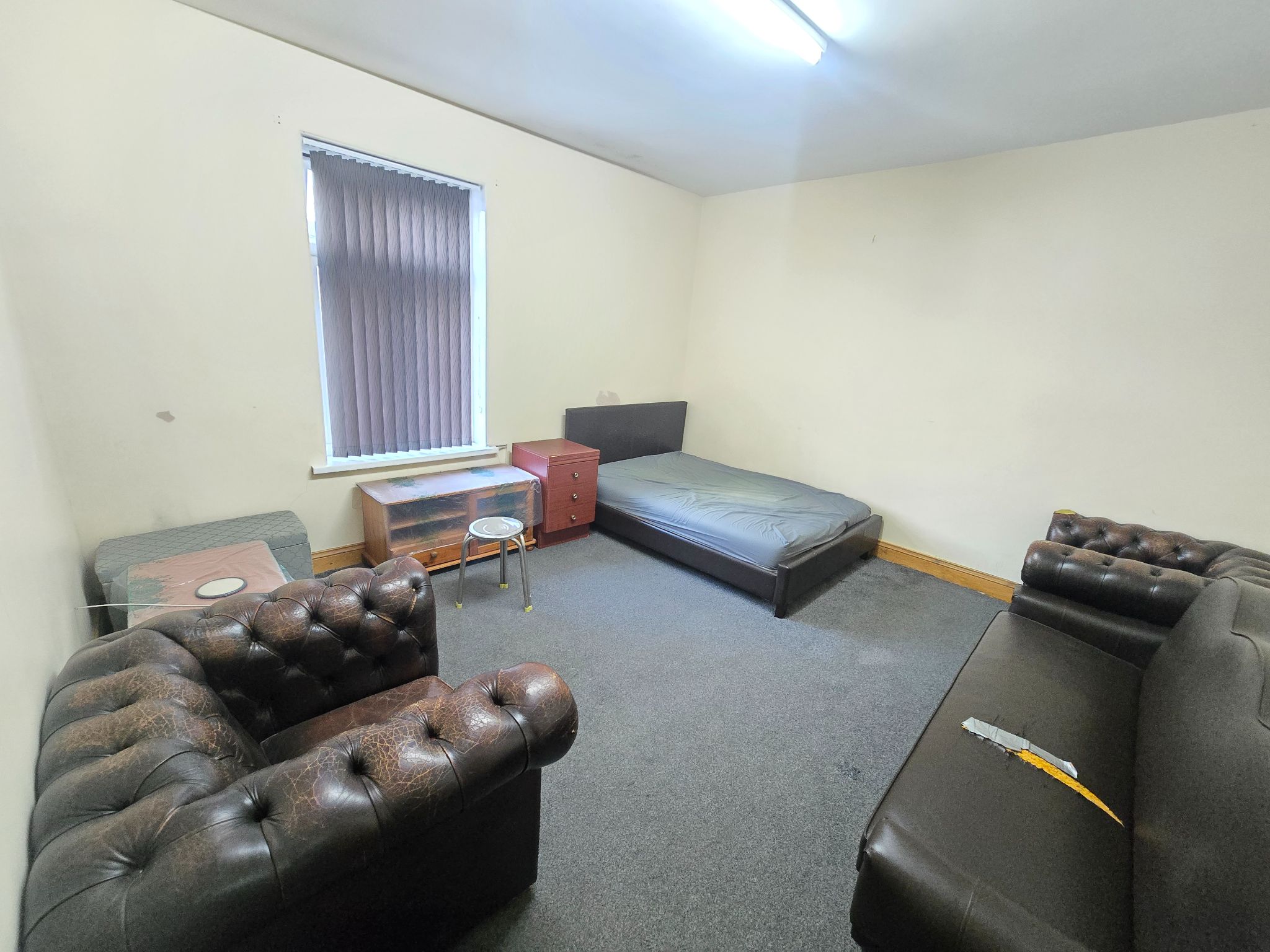 1 bedroom mid terraced house To Let in Bradford - Property photograph.